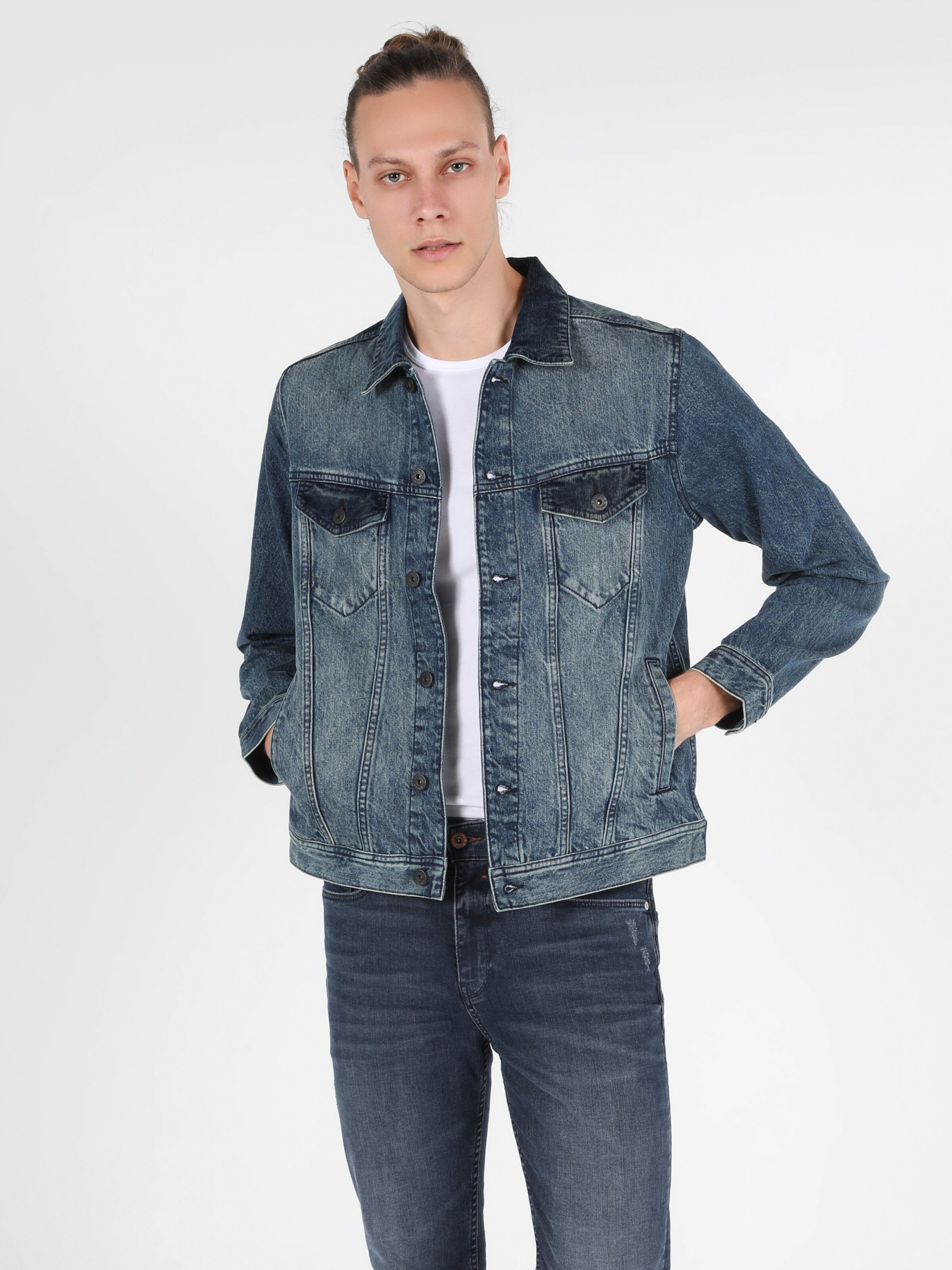 Куртки и дубленки Colin’s модель CL1051279_Q1.V1_DN04945 Куртки и дубленки Colin’s модель CL1051279_Q1.V1_DN04945 Фото