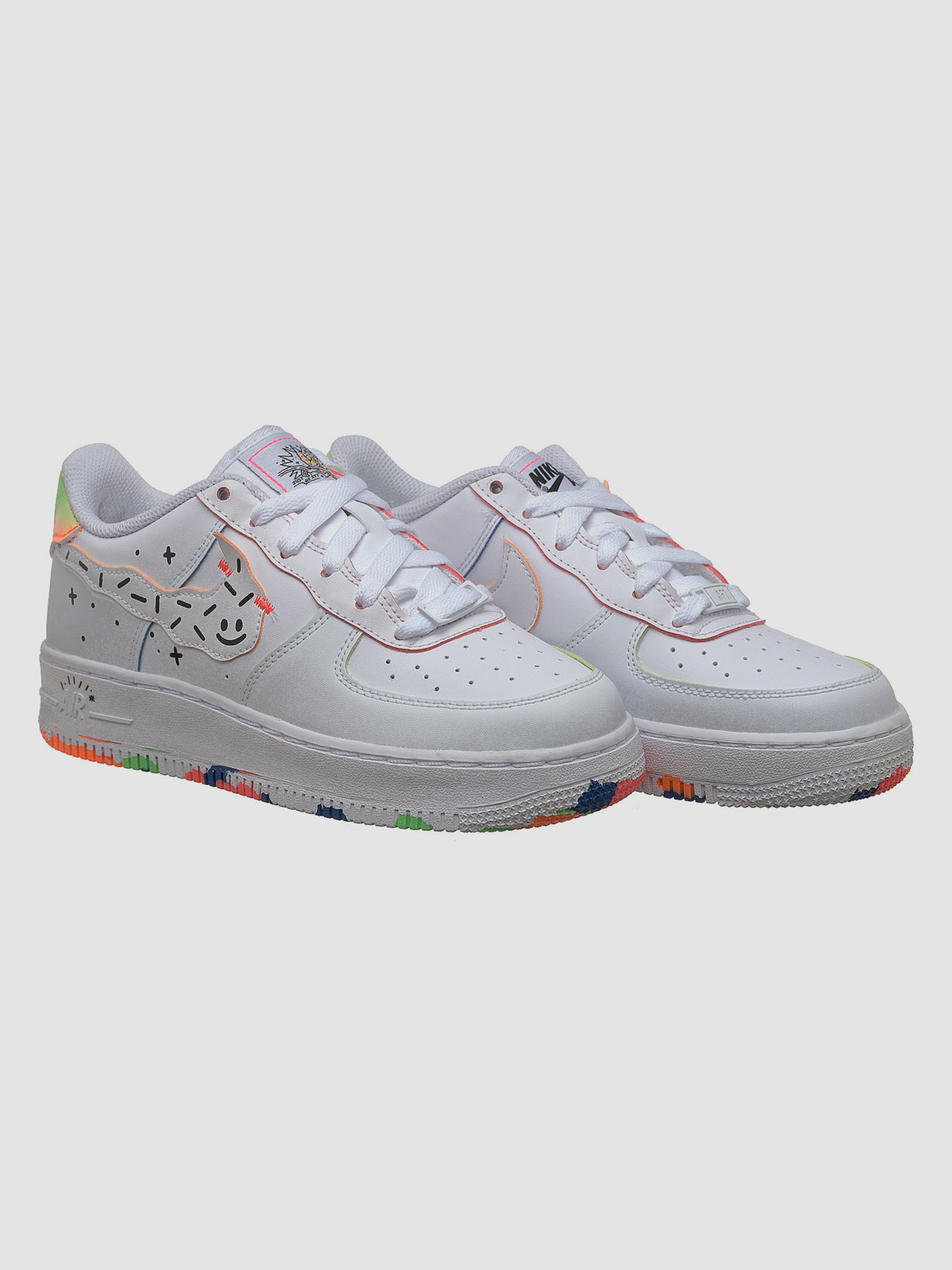 Кроссовки NIKE Air Force 1 Lv8 модель DV1366-111 Фото