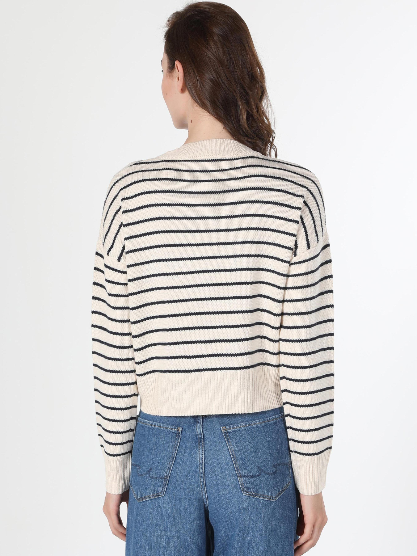 Худи и свитшоты Colin’s модель CL1060696_Q1.V1_ECR Фото