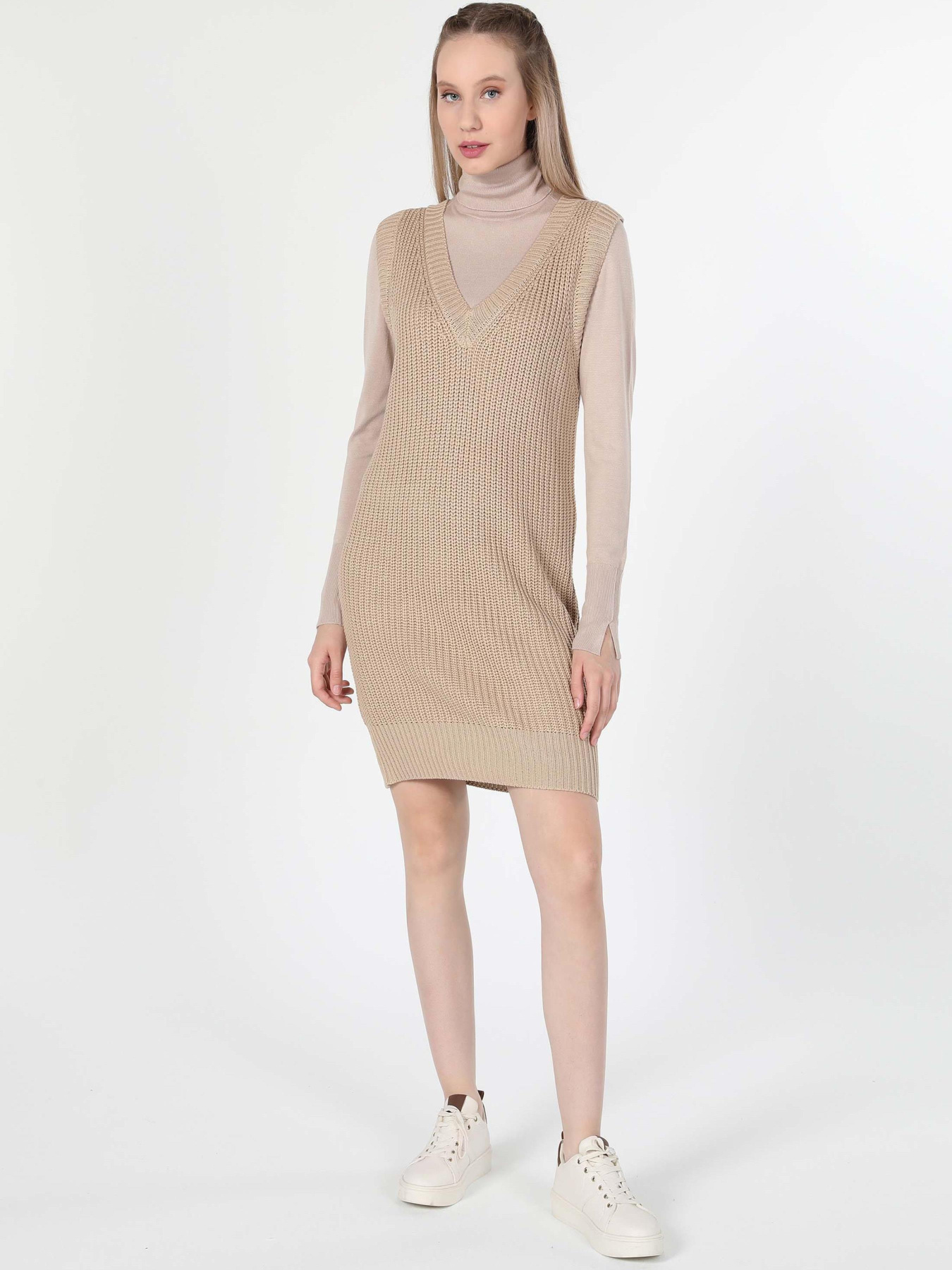 Платья Colin’s модель CL1059729_Q1.V1_BEI Фото