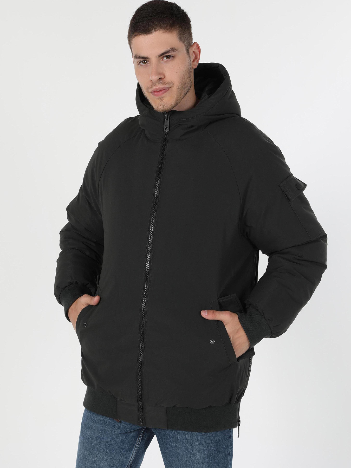 Куртки и дубленки Colin’s модель CL1060971_Q1.V1_KHA Фото