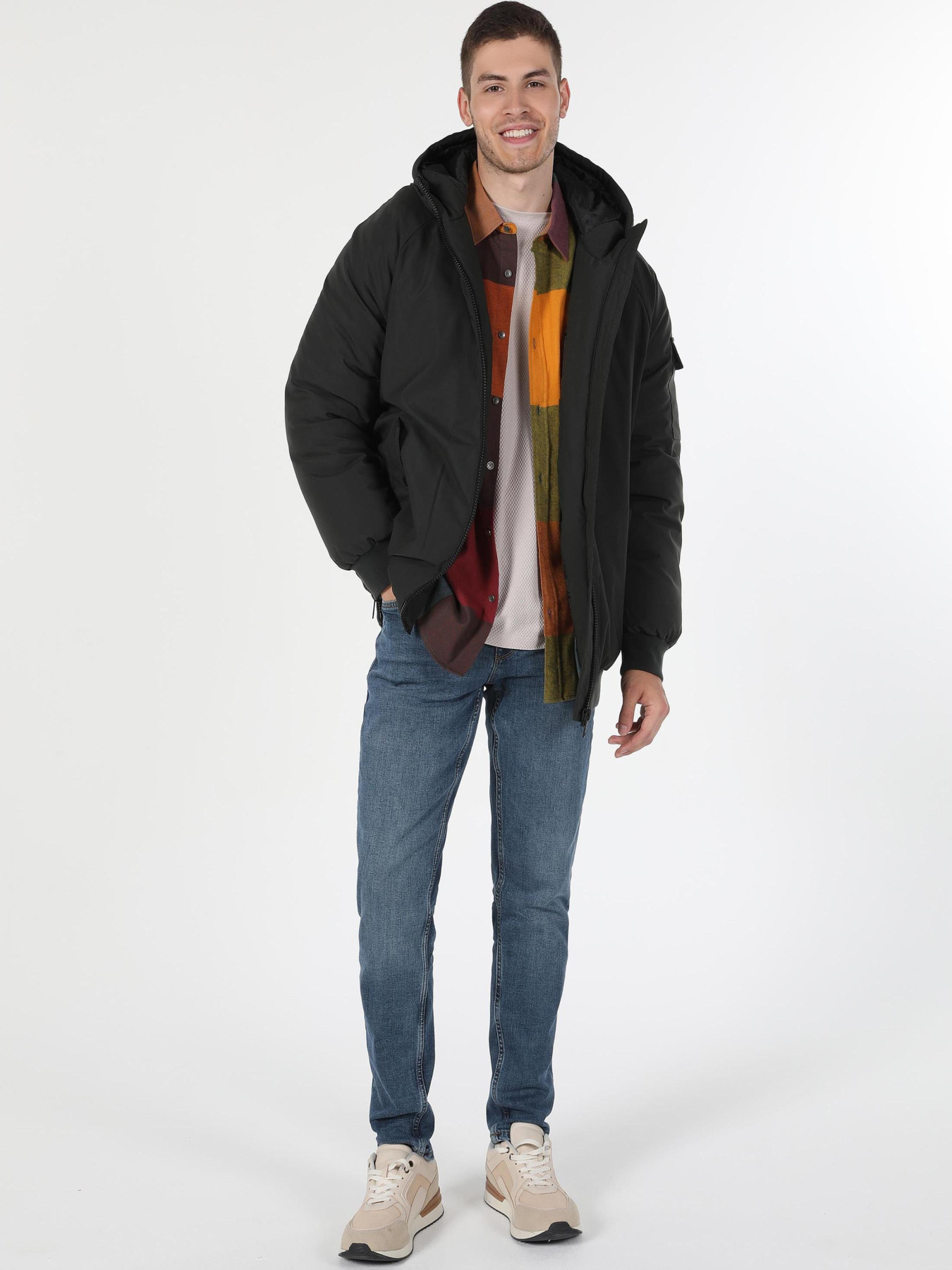 Куртки и дубленки Colin’s модель CL1060971_Q1.V1_KHA Фото