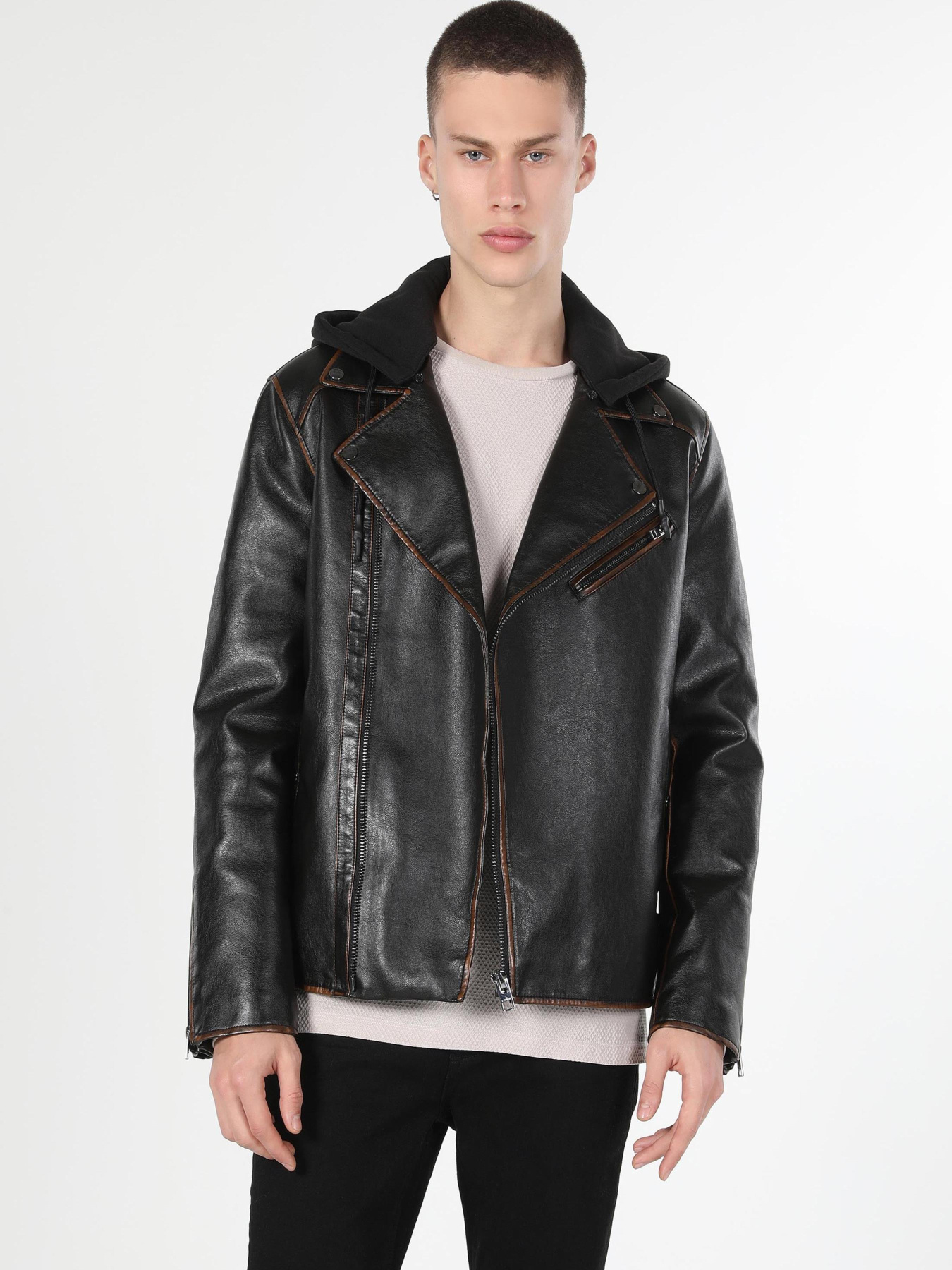 Куртки и дубленки Colin’s модель CL1060745_Q1.V1_BRW Фото