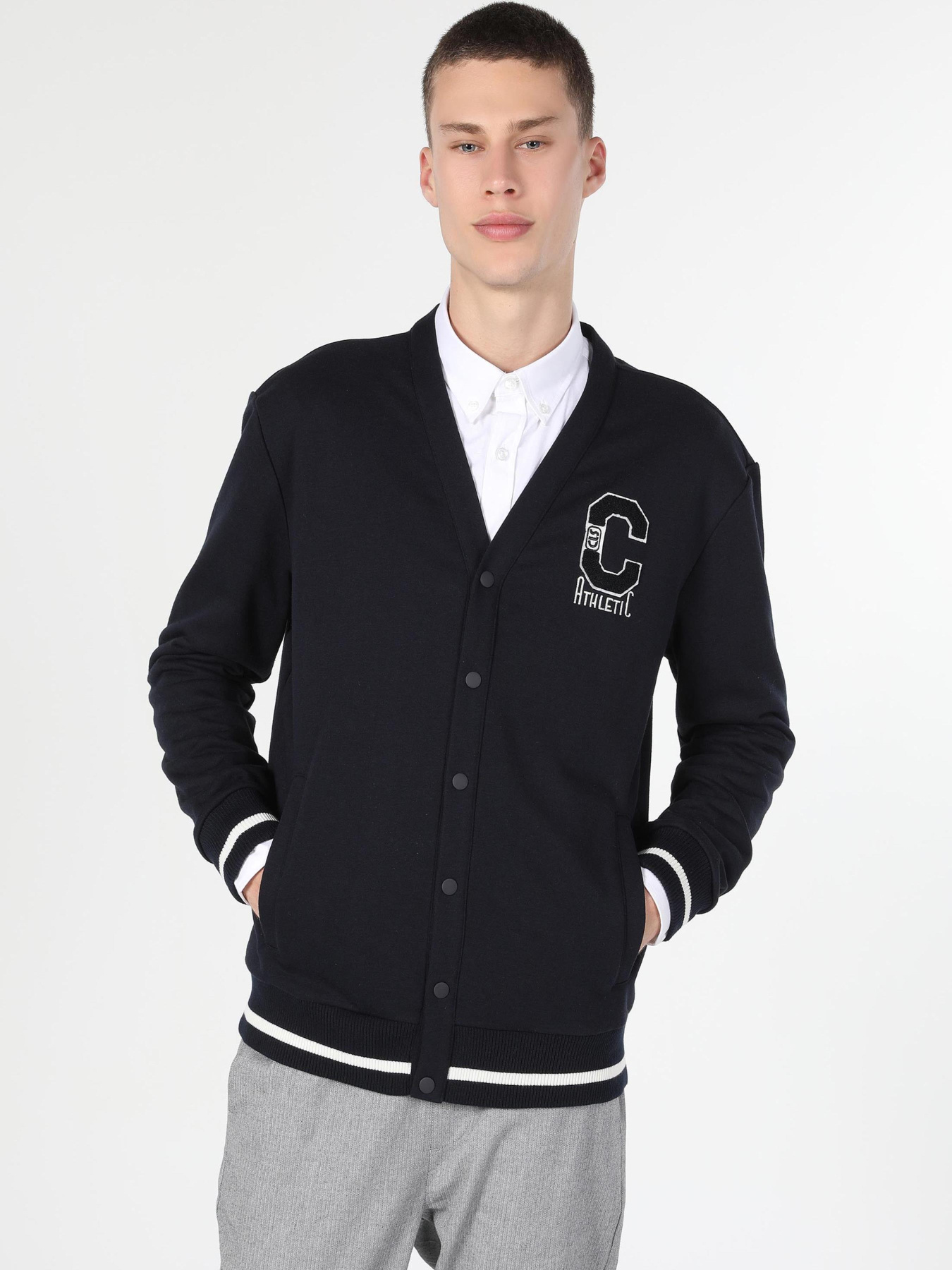 Худи и свитшоты Colin’s модель CL1059933_Q1.V1_NAV Фото