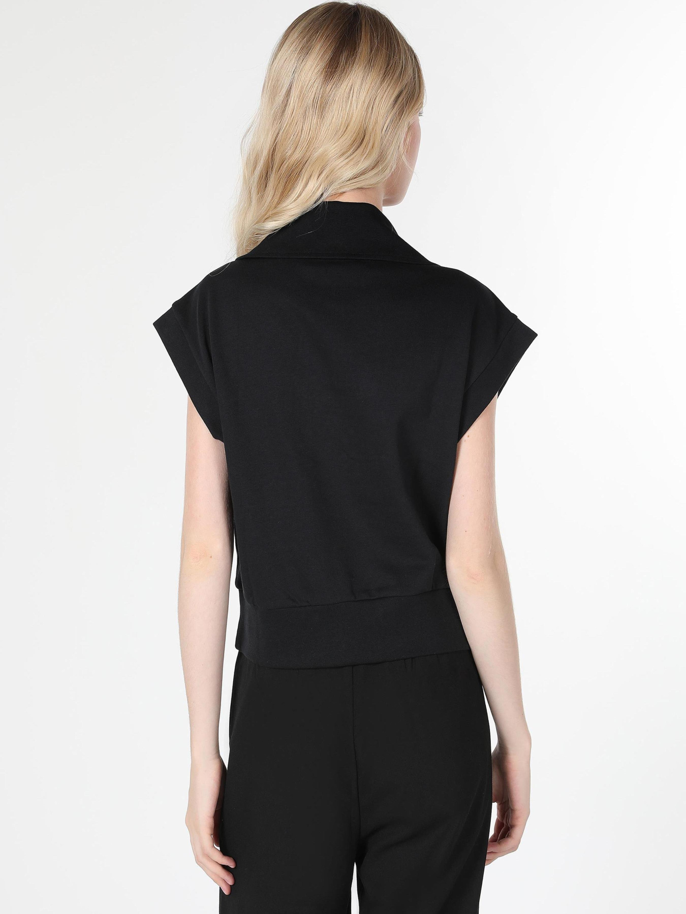 Худи и свитшоты Colin’s модель CL1059789_Q1.V1_BLK Фото