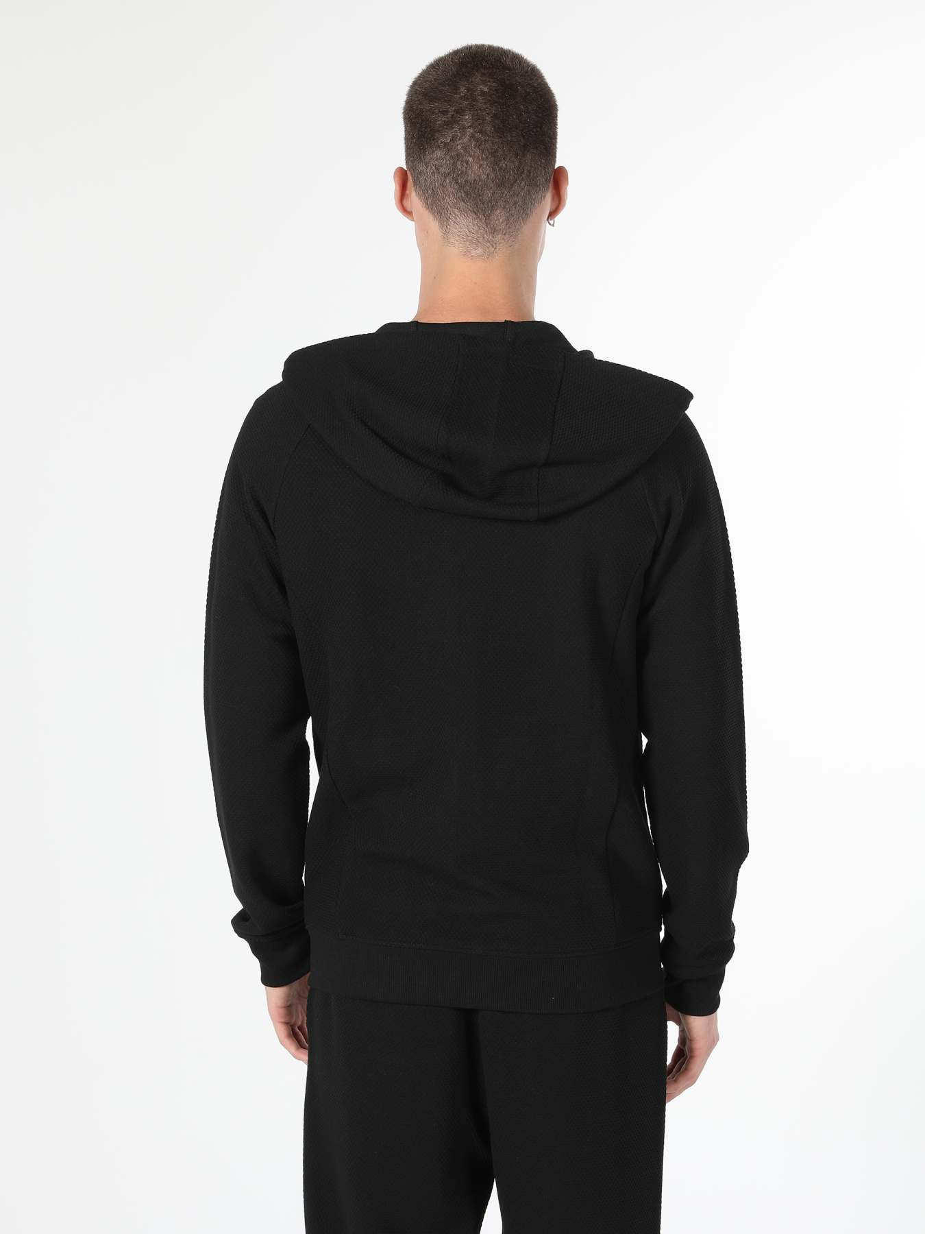 Кофты и свитера Colin’s модель CL1060263_Q1.V1_BLK Фото