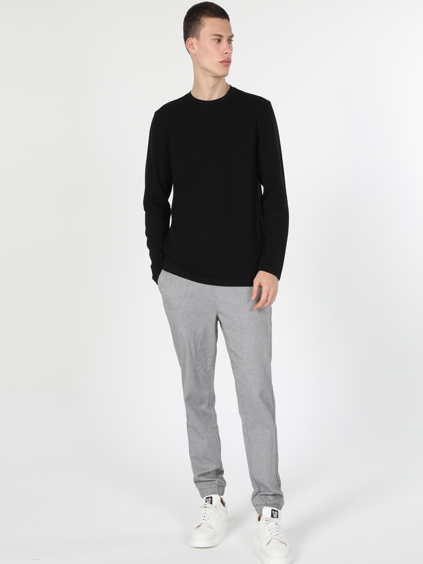 Худи и свитшоты Colin’s модель CL1060482_Q1.V1_BLK Фото