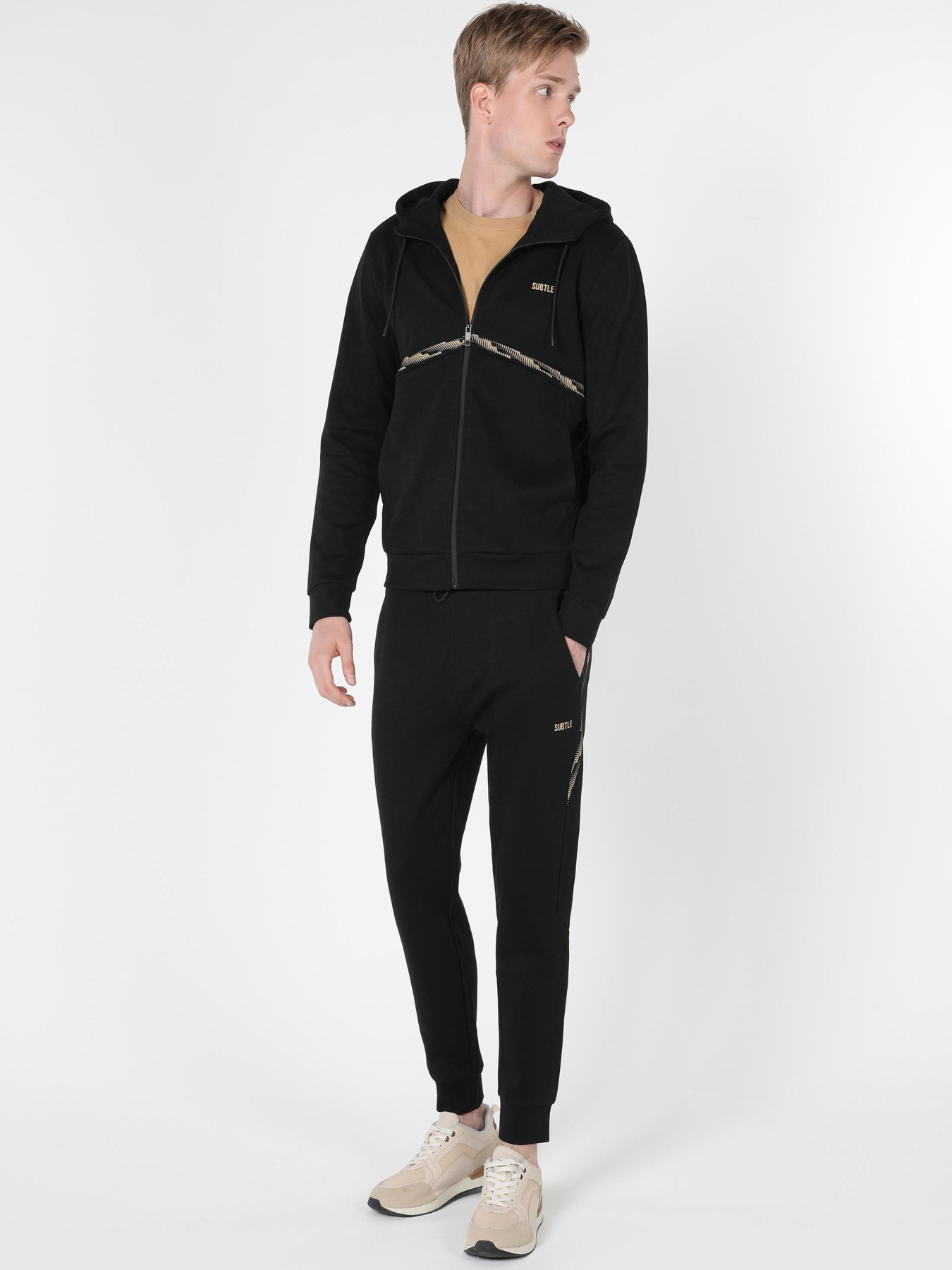 Худи и свитшоты Colin’s модель CL1059662_Q1.V1_BLK Фото