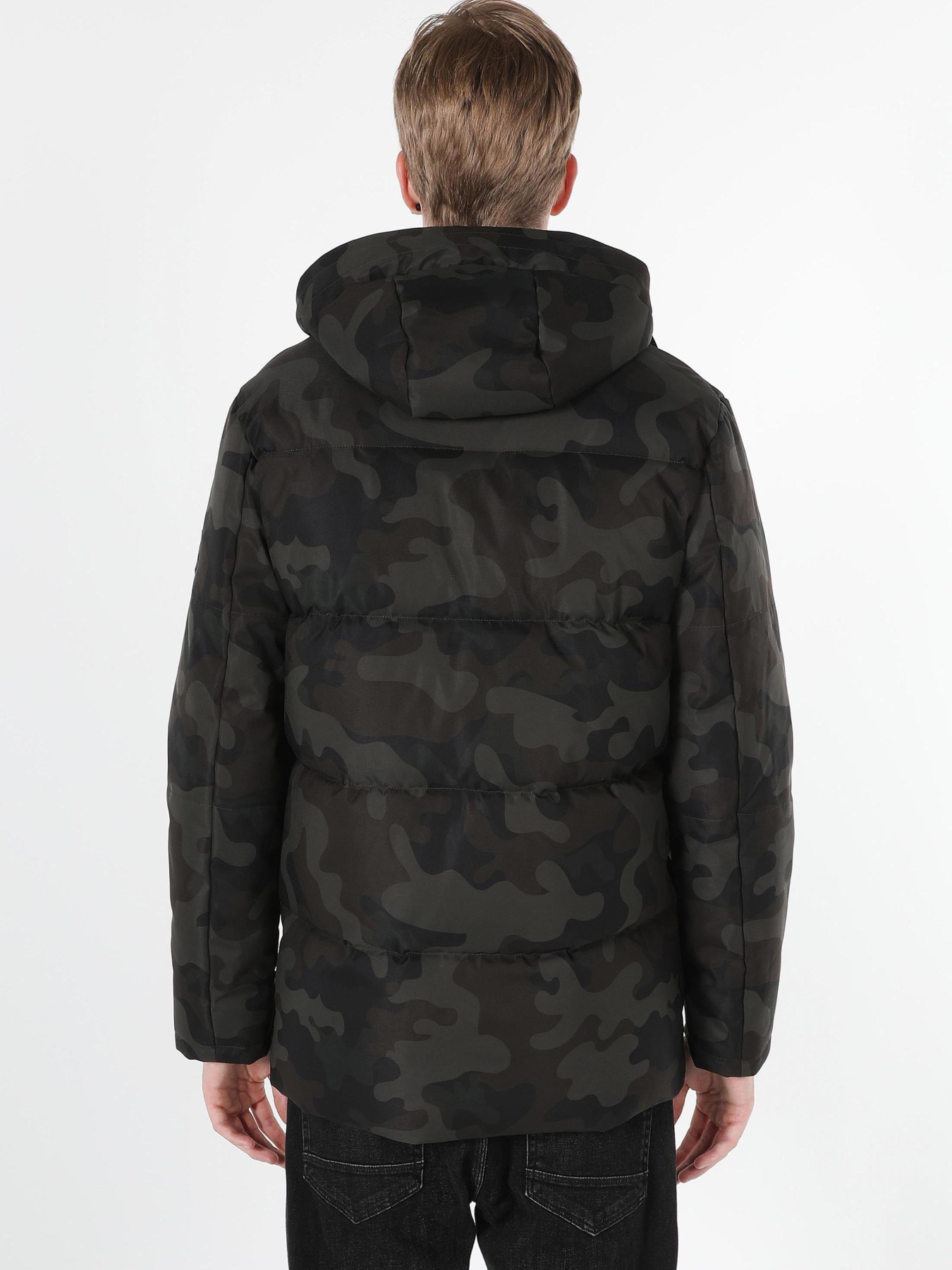 Куртки и дубленки Colin’s модель CL1060965_Q1.V1_KHA Фото