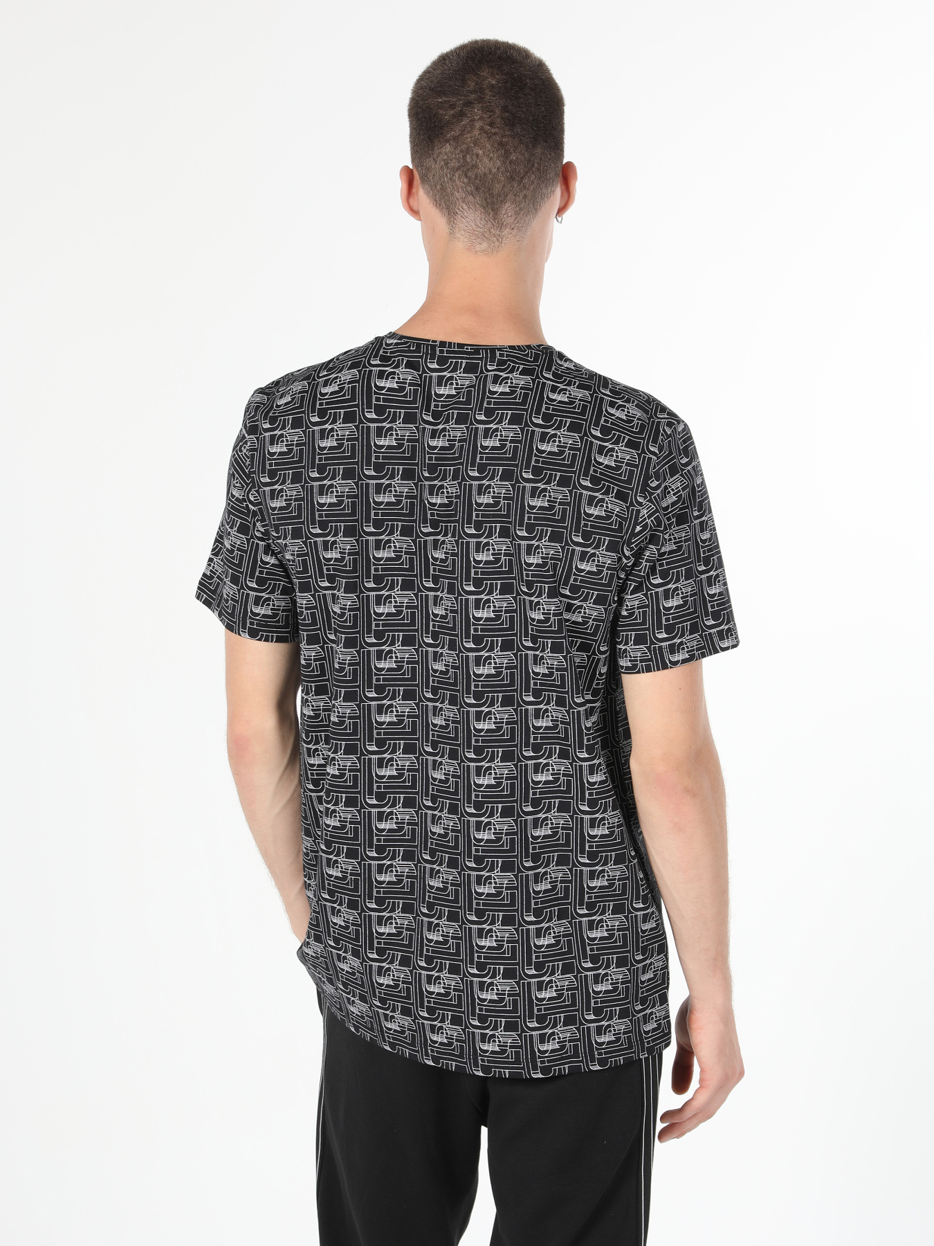 Футболки и поло Colin’s модель CL1059972_Q1.V1_BLK Фото