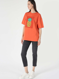 Футболки і поло Colin’s модель CL1063409_Q1.V1_ORA Футболки і поло Colin’s модель CL1063409_Q1.V1_ORA Фото