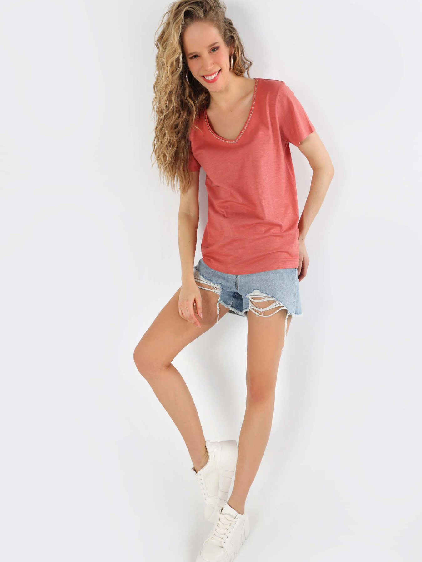 Футболки и поло Colin’s модель CL1063419_Q1.V1_COR Фото