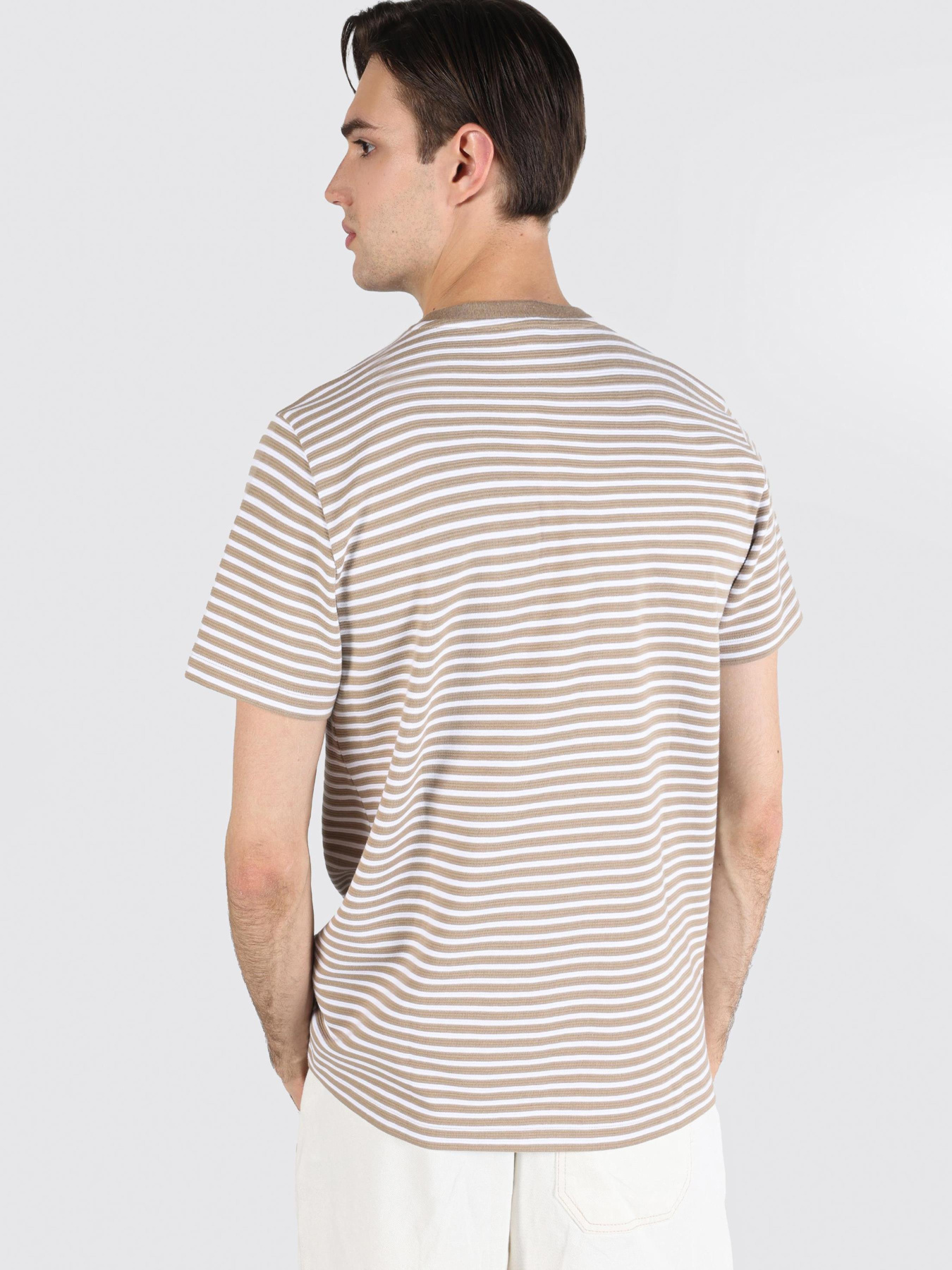 Футболки і поло Colin’s модель CL1062870_Q1.V1_BEI Футболки і поло Colin’s модель CL1062870_Q1.V1_BEI Фото