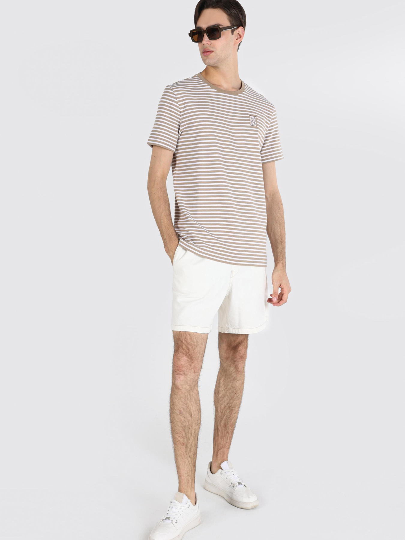 Футболки і поло Colin’s модель CL1062870_Q1.V1_BEI Футболки і поло Colin’s модель CL1062870_Q1.V1_BEI Фото