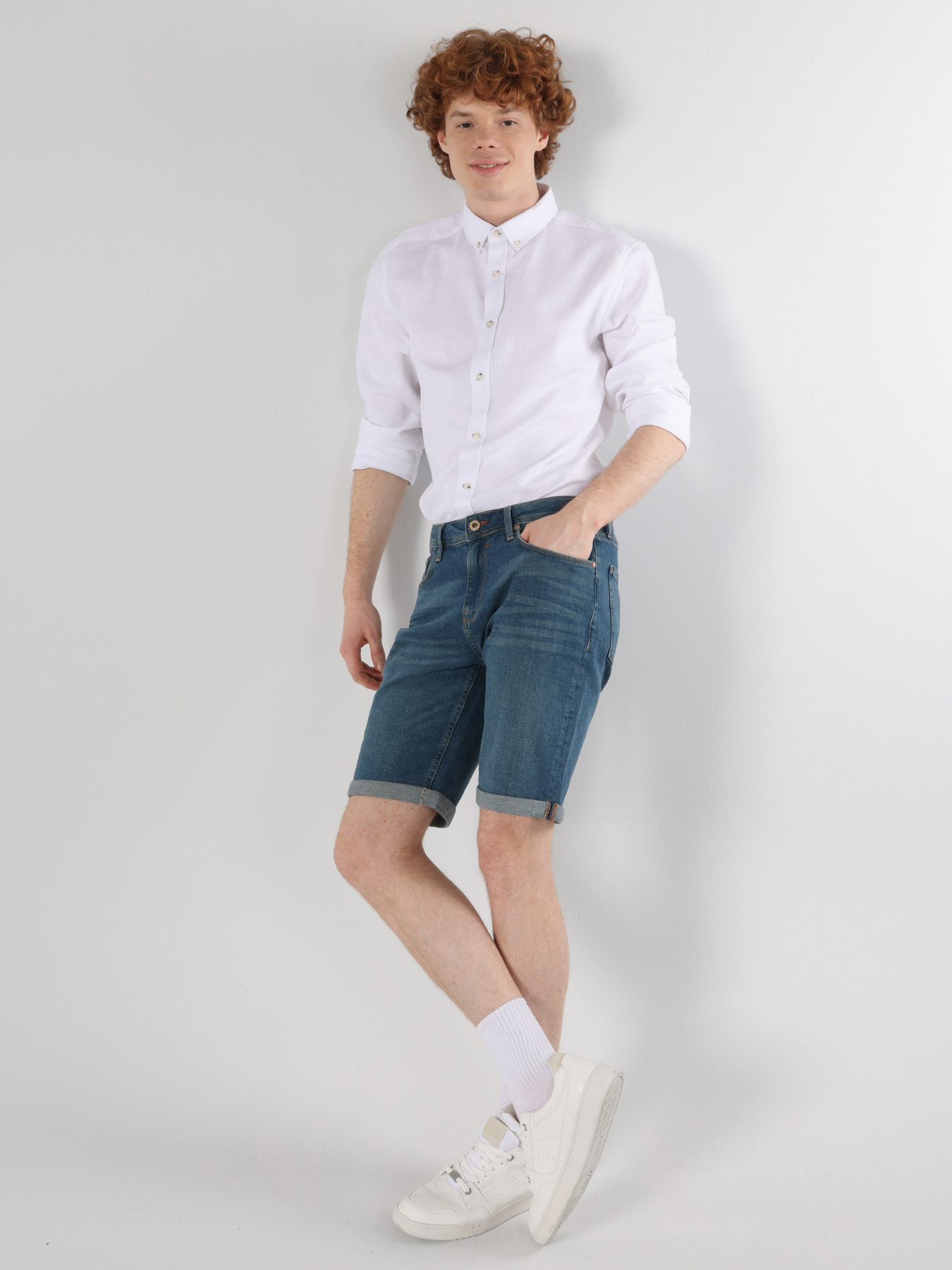 Сорочки Colin’s модель CL1064198_Q1.V1_WHT Сорочки Colin’s модель CL1064198_Q1.V1_WHT Фото