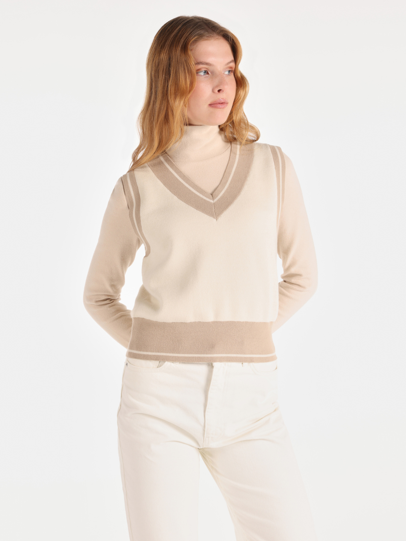 Худі та світшоти Colin’s модель CL1065276_Q1.V1_BEI Фото