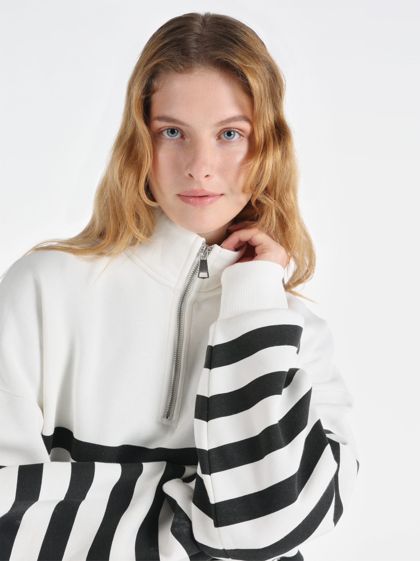 Кофты и свитера Colin’s модель CL1065922_Q1.V1_WHT Фото