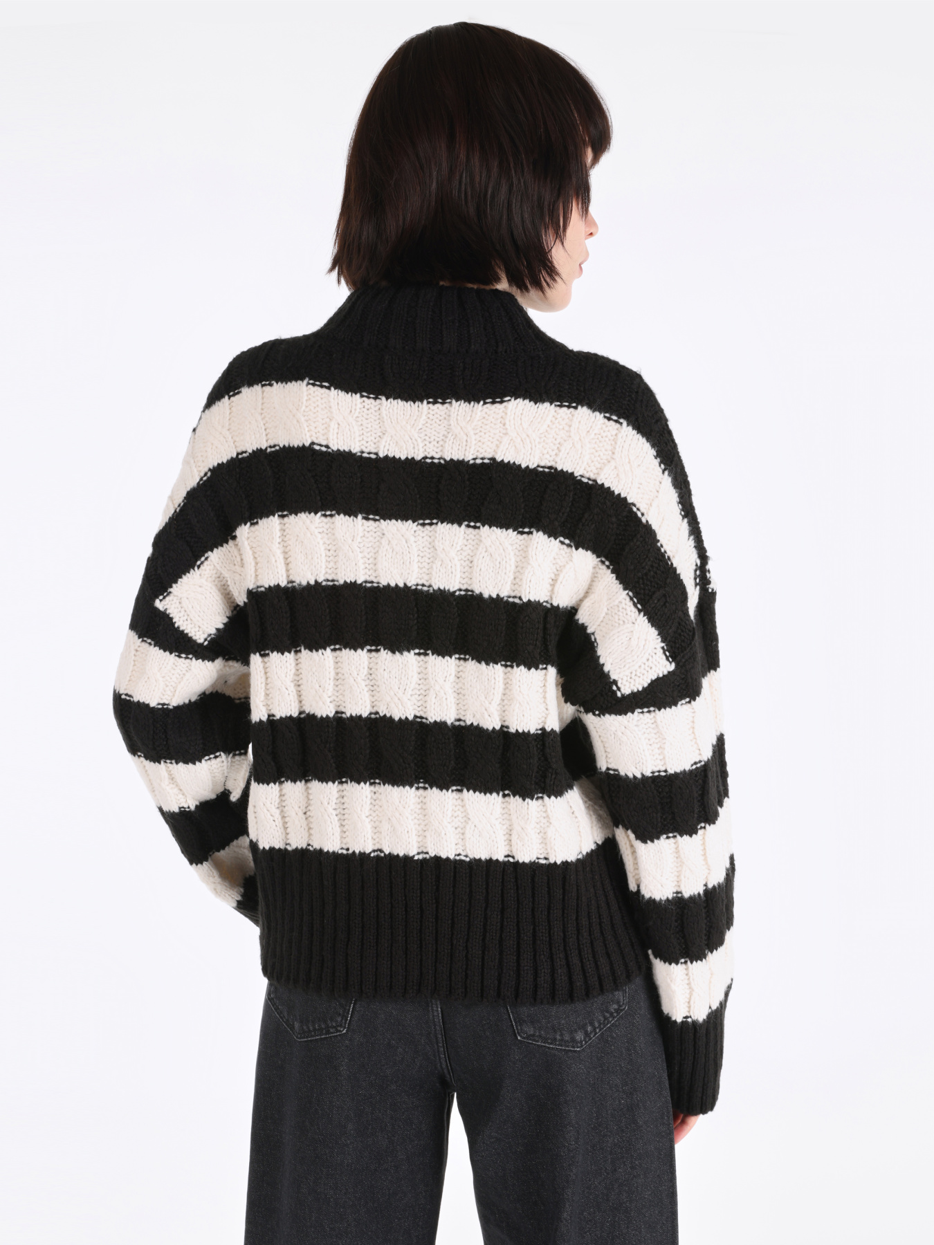 Кофты и свитера Colin’s модель CL1065967_Q1.V1_BLK Фото