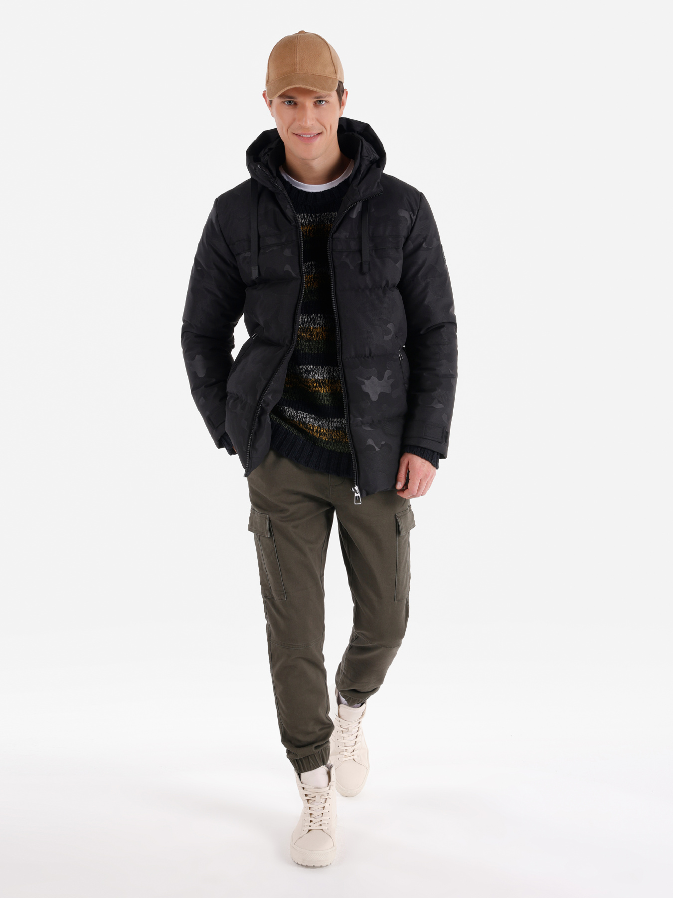 Куртки и дубленки Colin’s модель CL1066369_Q1.V1_BLK Фото