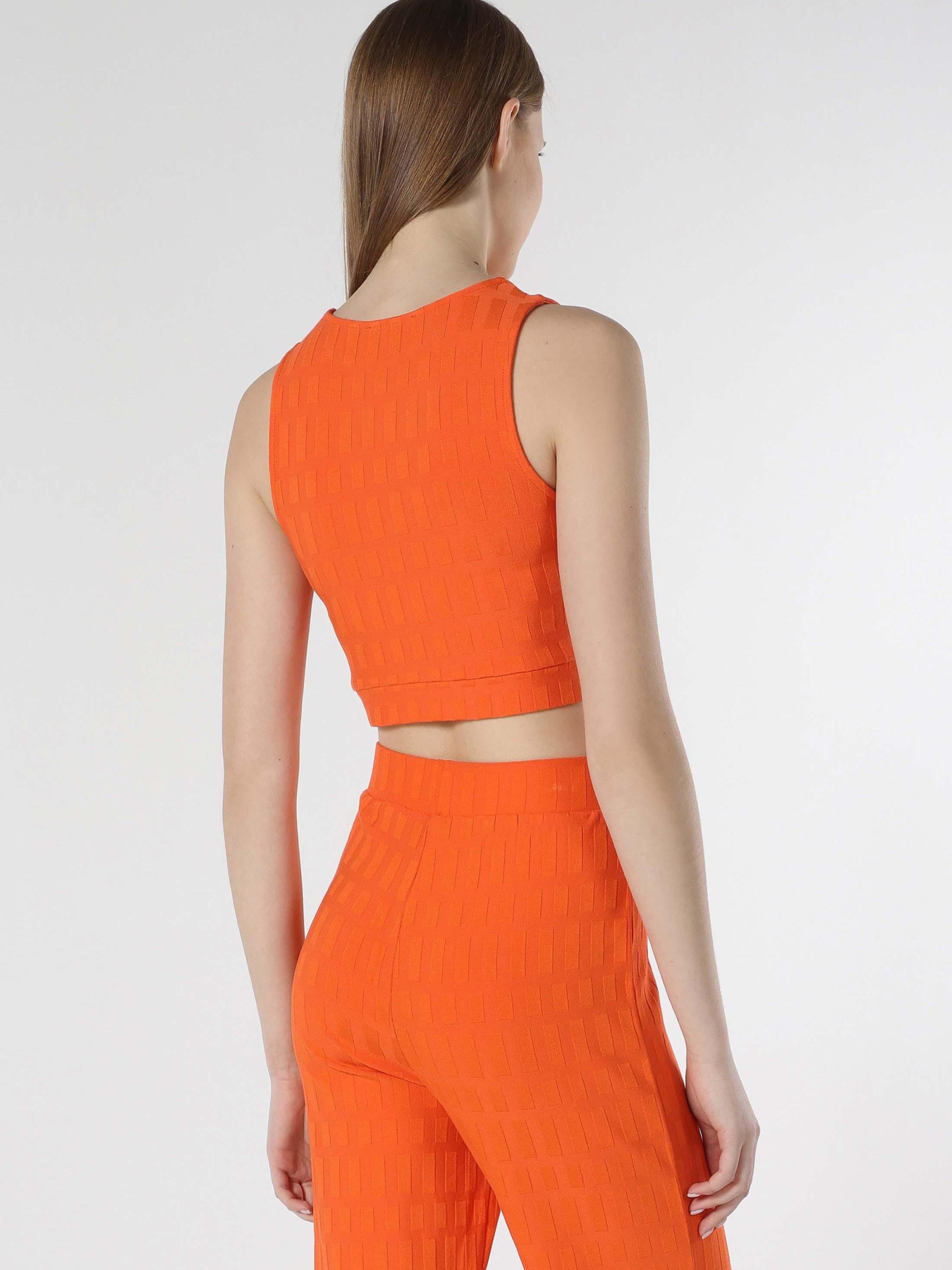 Футболки и поло Colin’s модель CL1063353_Q1.V1_ORA Фото