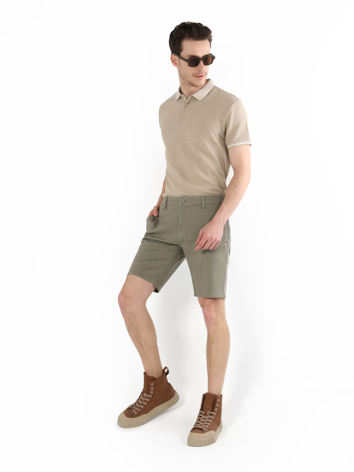 Шорти Colin’s модель CL1063666_Q1.V1_KHA Фото