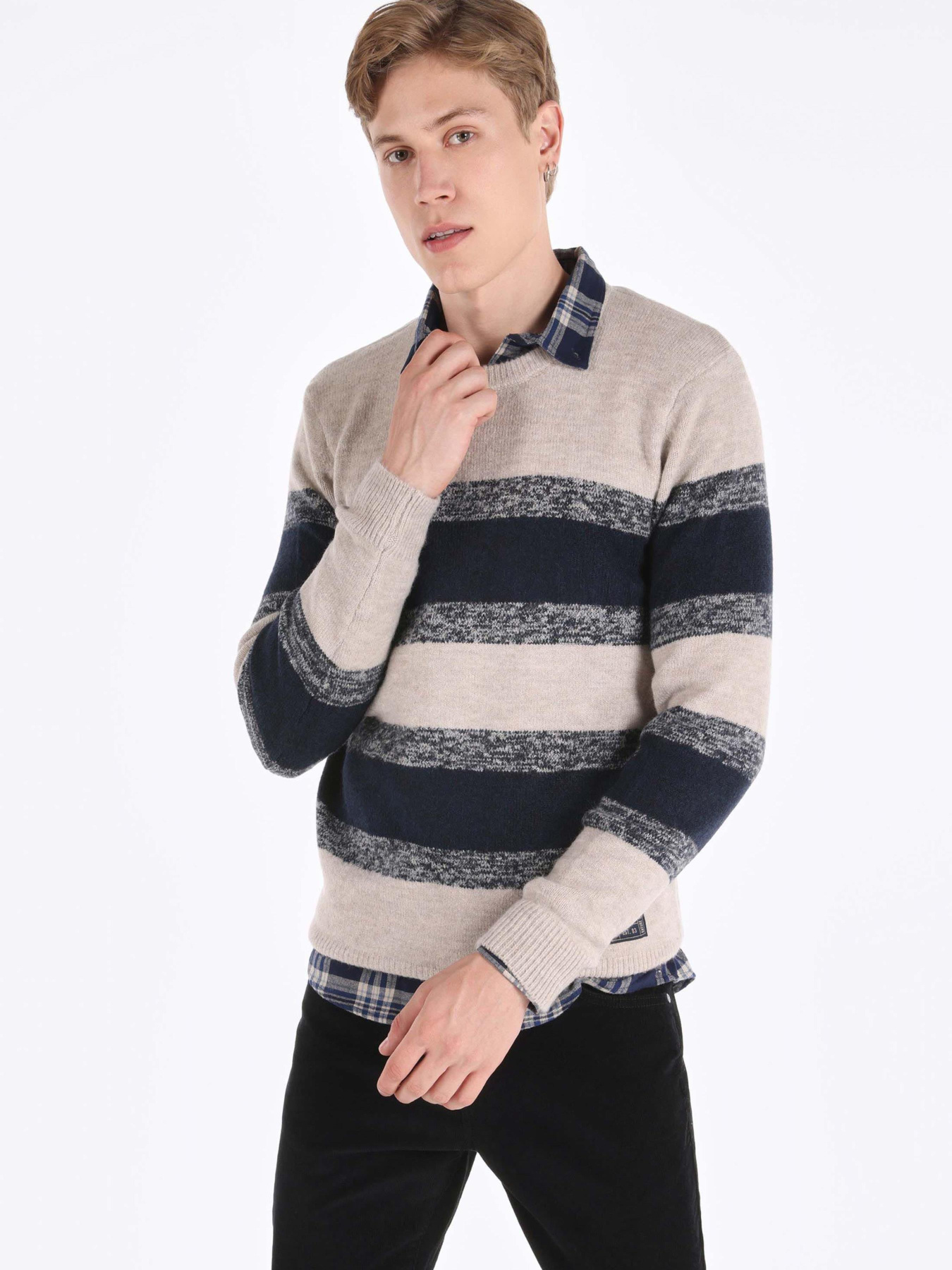 Кофты и свитера Colin’s модель CL1065734_Q1.V1_BEI Фото