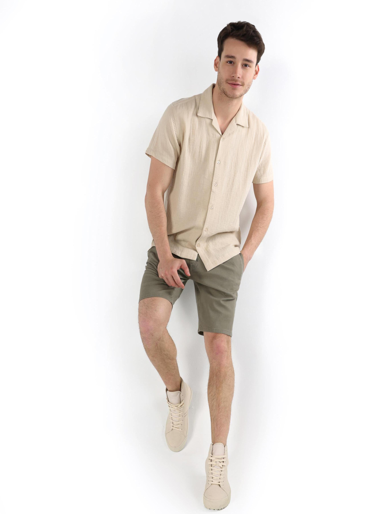 Рубашки Colin’s модель CL1063633_Q1.V1_BEI Фото