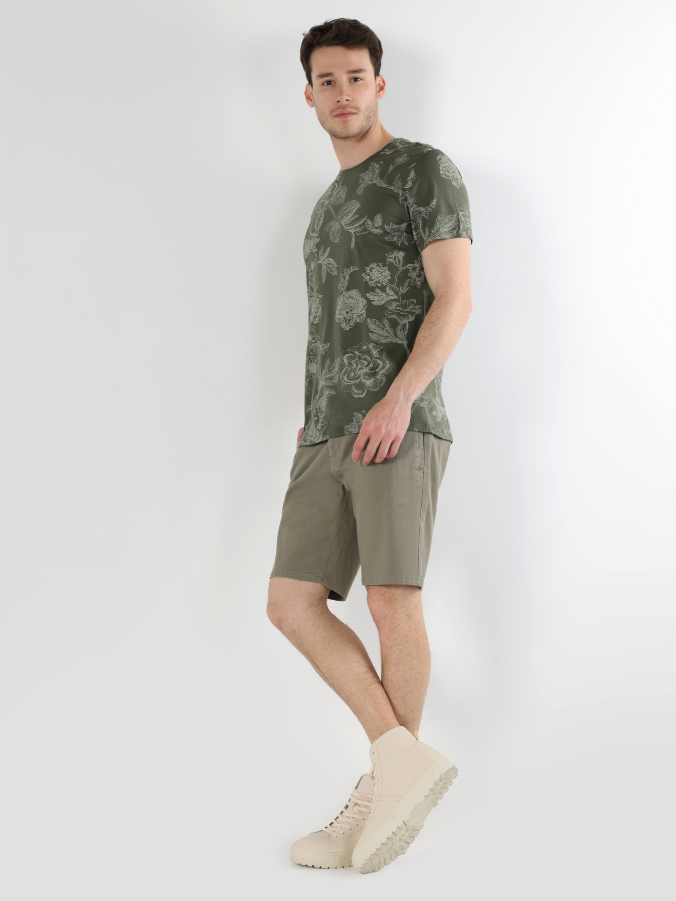 Футболки и поло Colin’s модель CL1062710_Q1.V1_KHA Фото