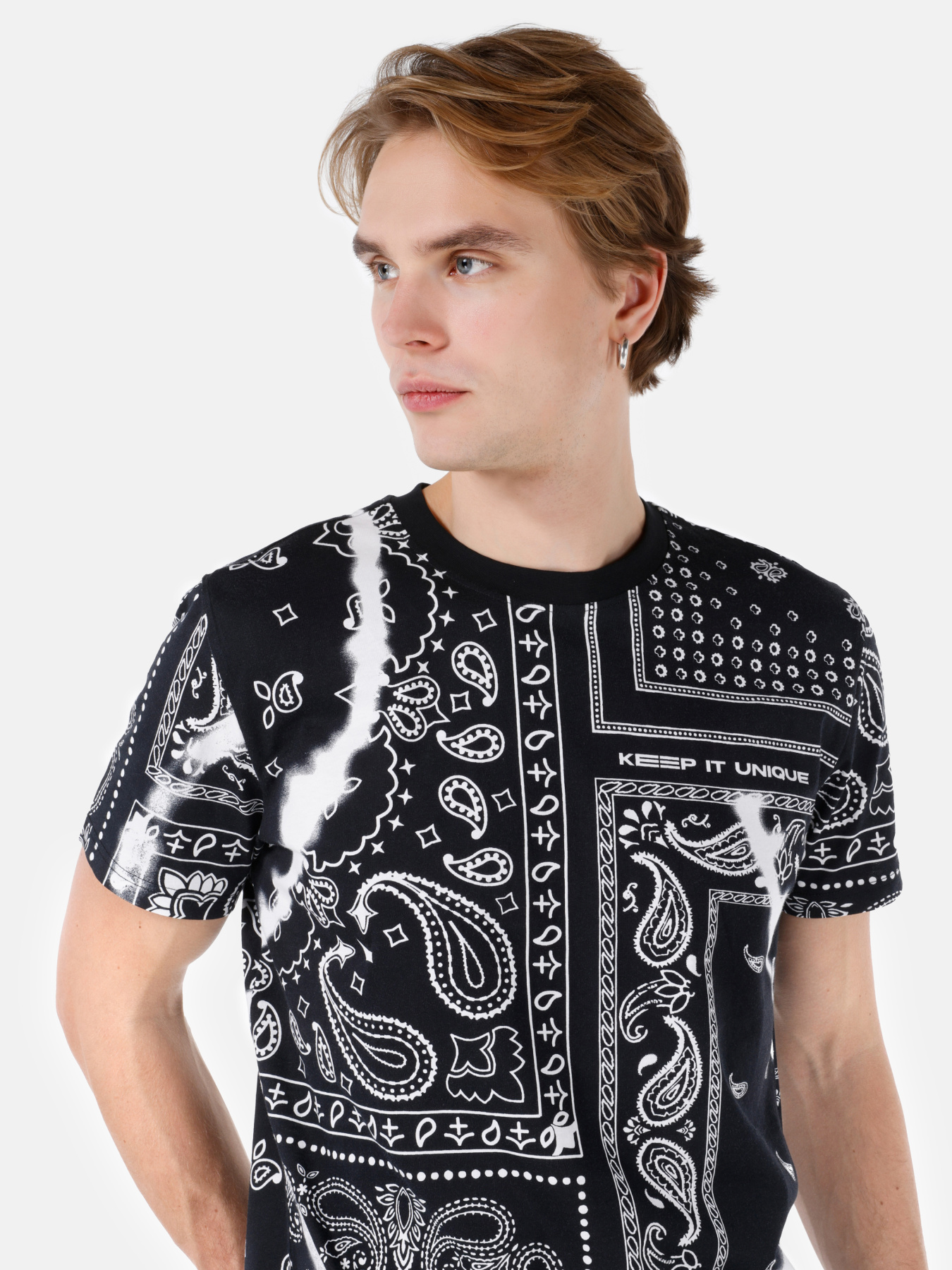 Футболки и поло Colin’s модель CL1068207_Q1.V1_BLK Фото