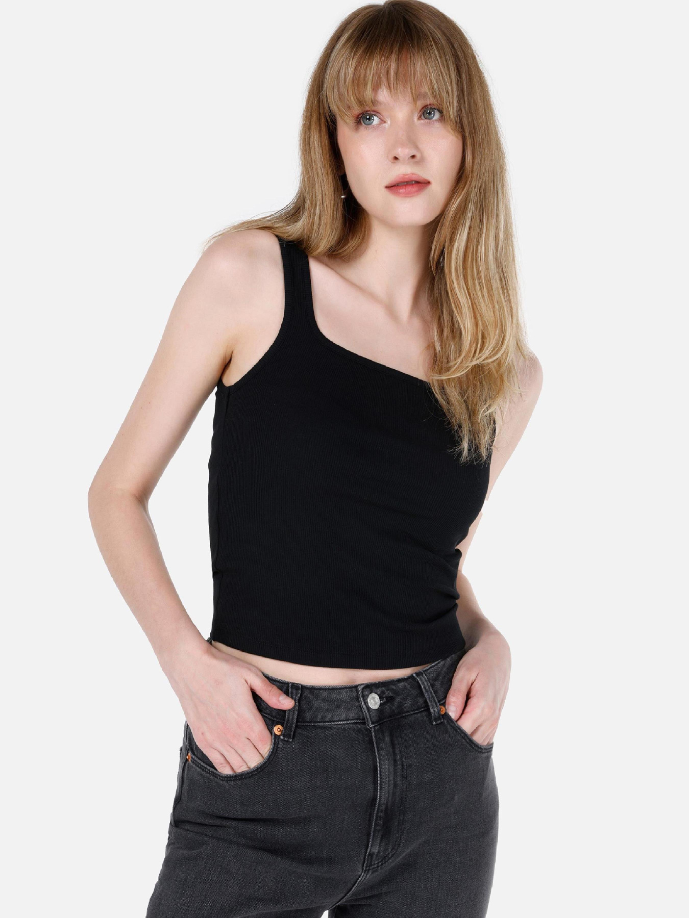 Футболки і поло Colin’s модель CL1068568_Q1.V1_BLK Футболки і поло Colin’s модель CL1068568_Q1.V1_BLK Фото