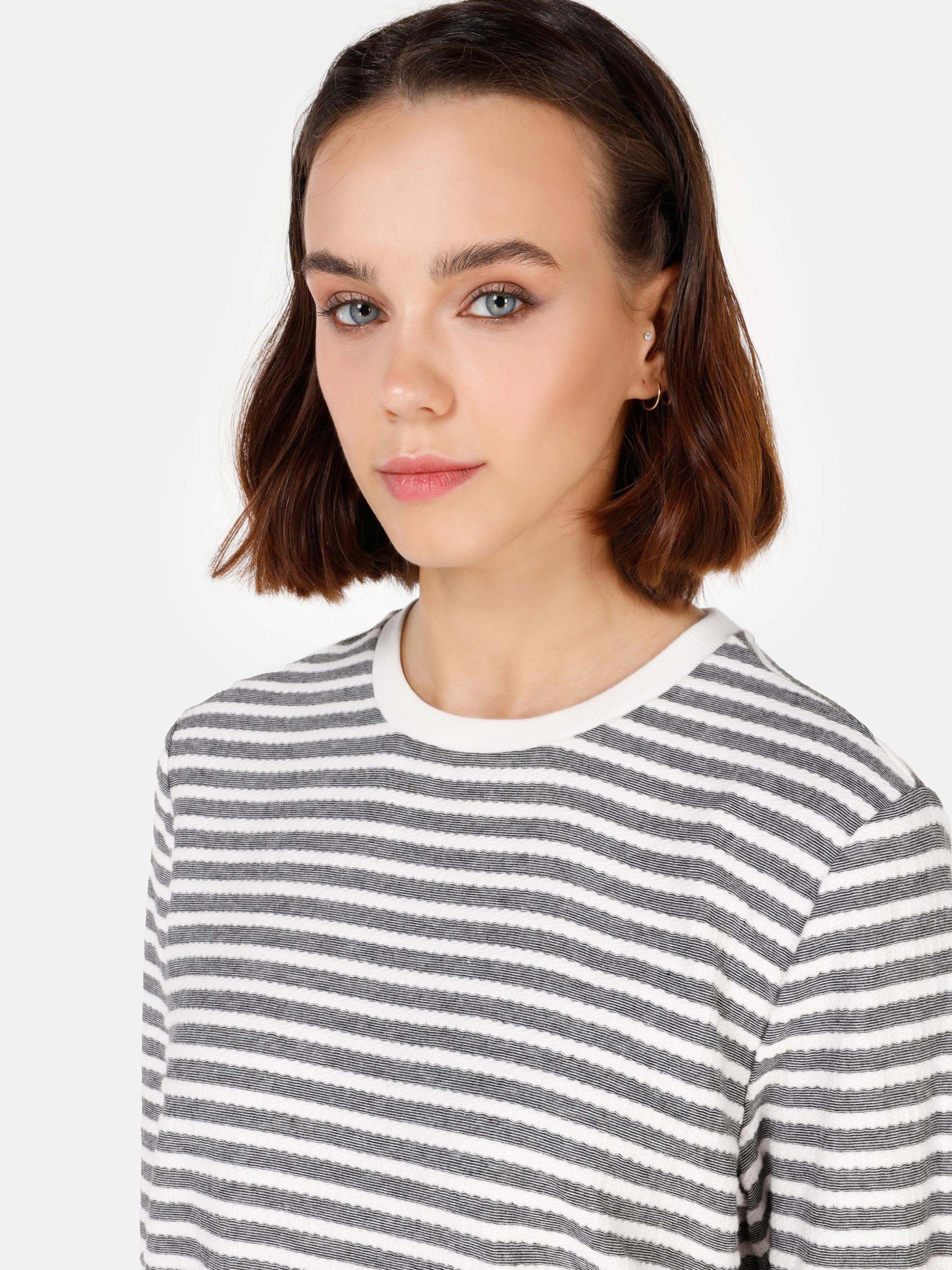 Кофты и свитера Colin’s модель CL1070221_Q1.V1_WHT Фото