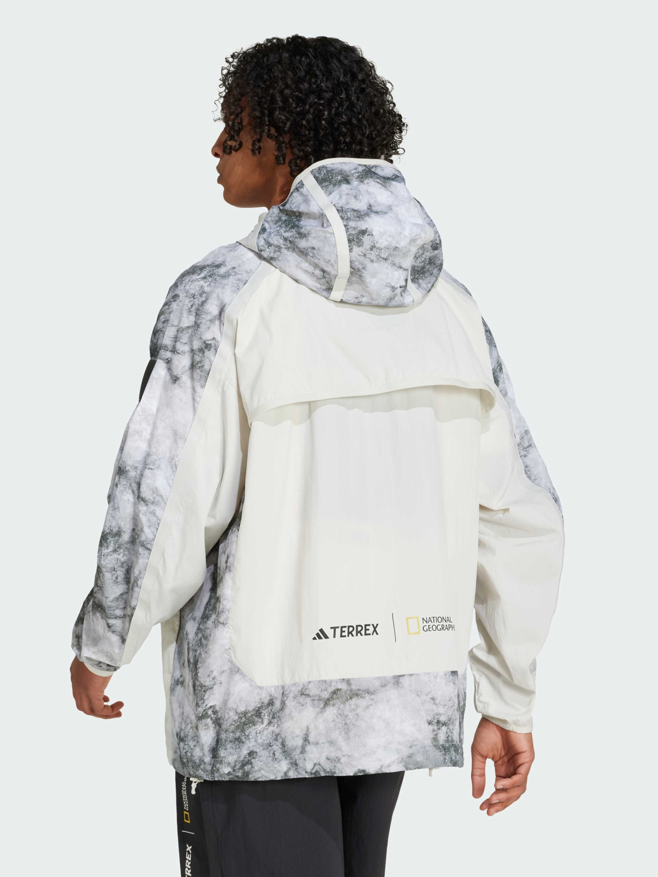 Ветровка Adidas модель JD5838 Фото