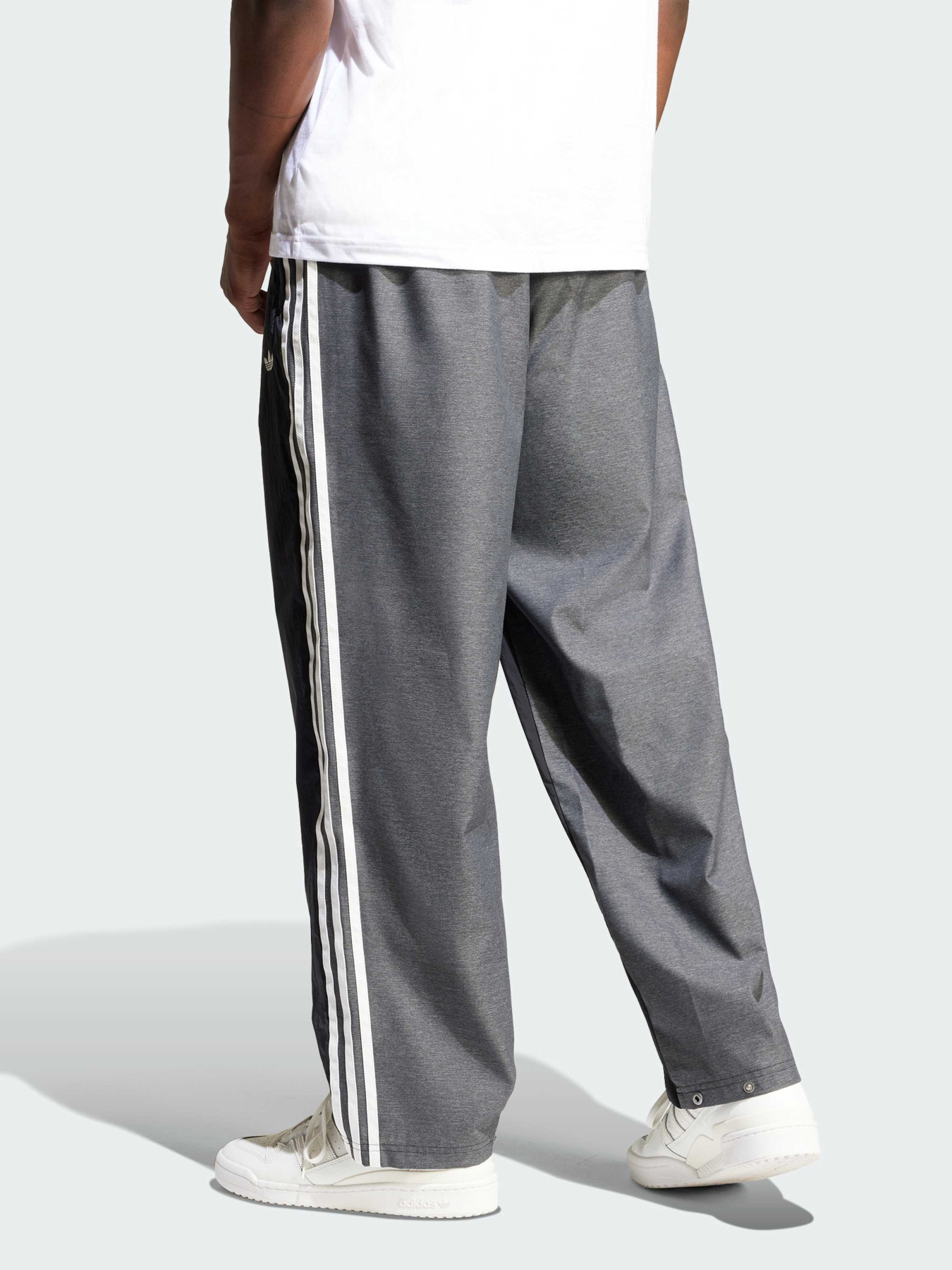 Повсякденні штани Adidas модель KA3815 Повсякденні штани Adidas модель KA3815 Фото