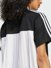 Футболка Adidas модель JZ6783 Футболка Adidas модель JZ6783 Фото