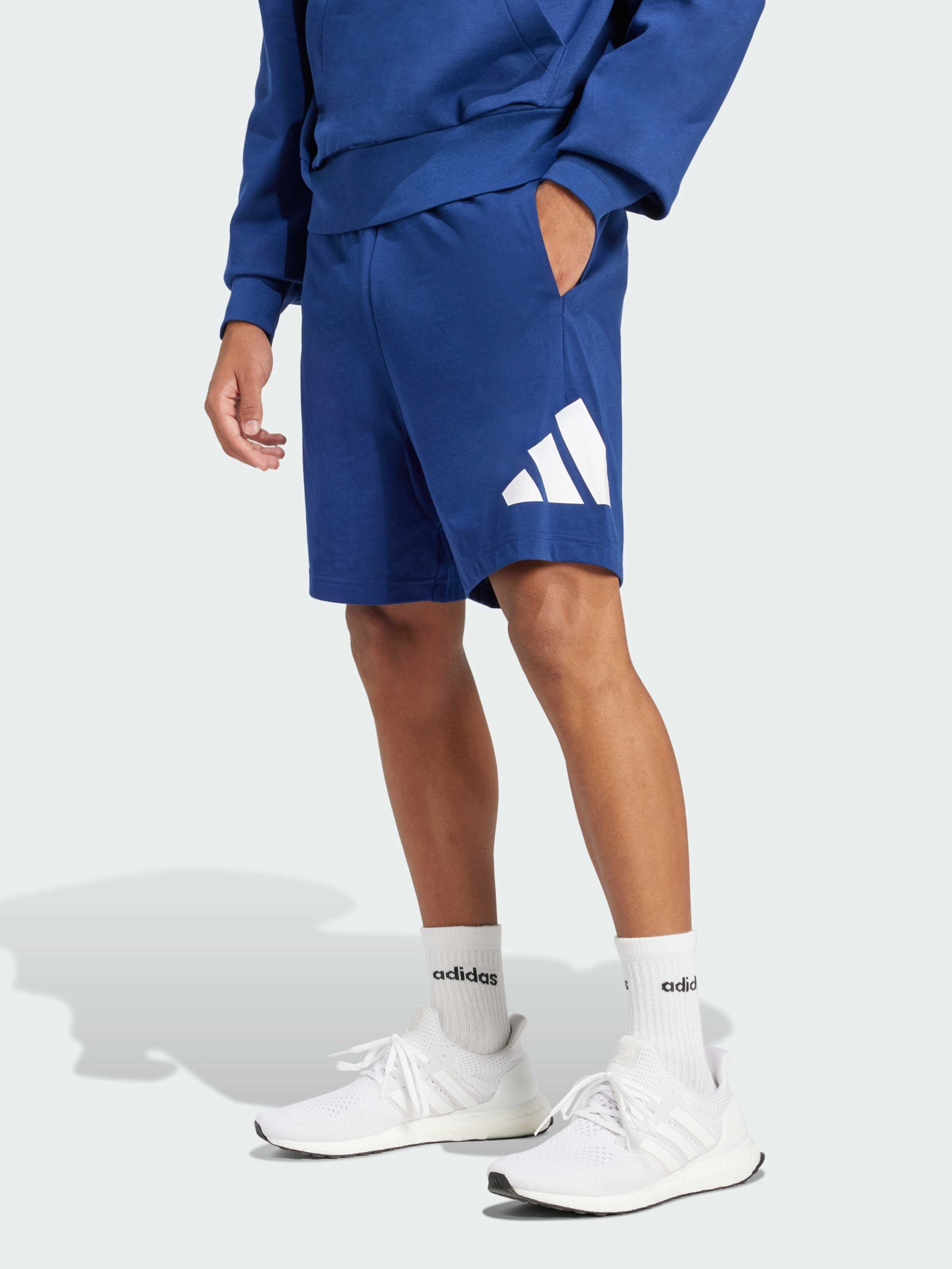 Повседневные шорты Adidas модель IS6910 Фото