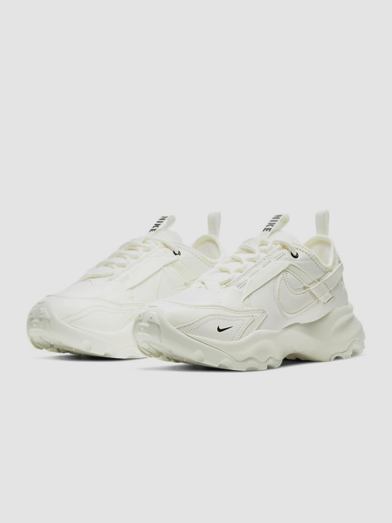 Кросівки NIKE Tc 7900 модель DD9682-100 Фото