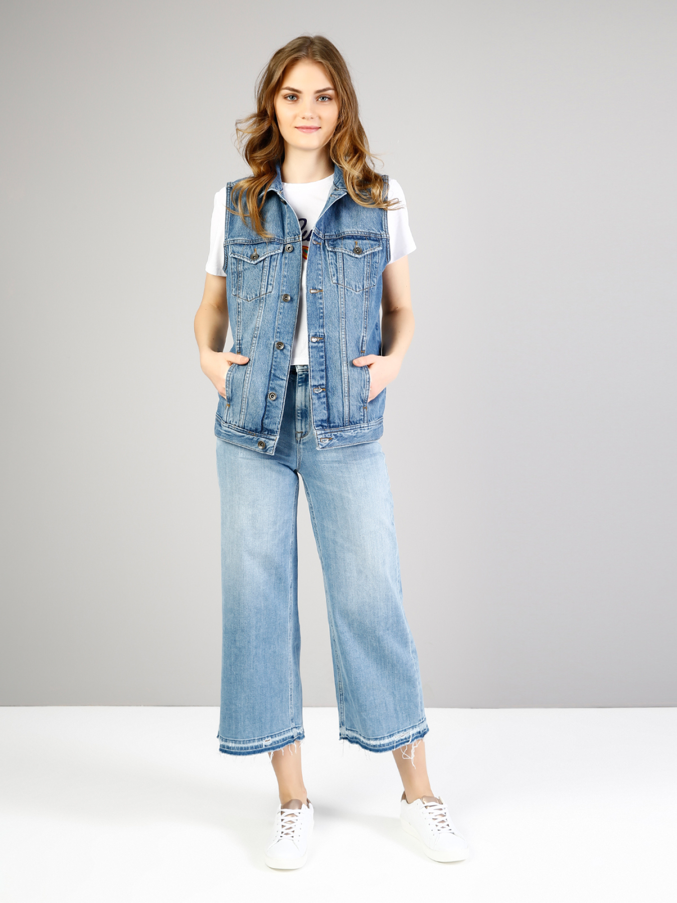 Худи и свитшоты Colin’s модель CL1036440_q1.v1_DN01910 Фото