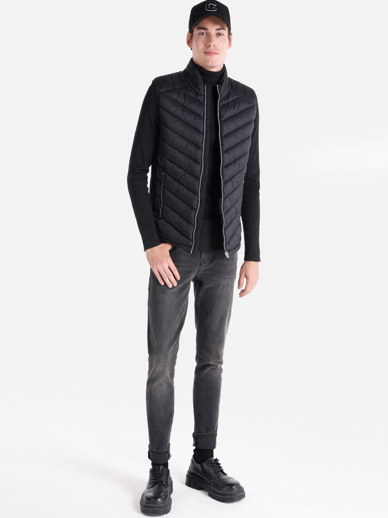 Куртки и дубленки Colin’s модель CL1045390_Q1.V1_BLK Фото