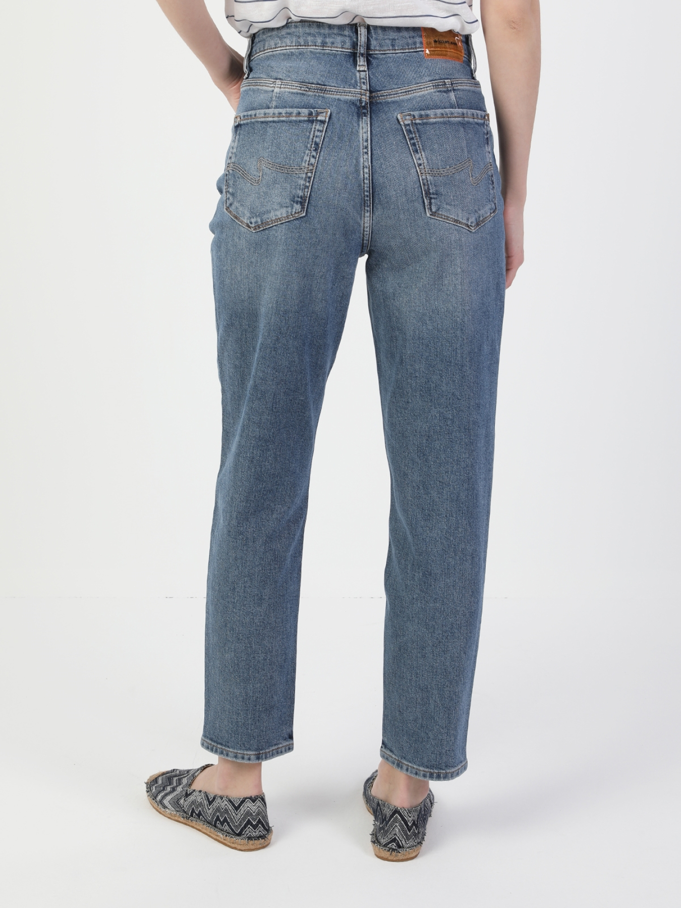 Джинсы мом Colin’s модель CL1049682_Q1.V1_DN40994 Фото