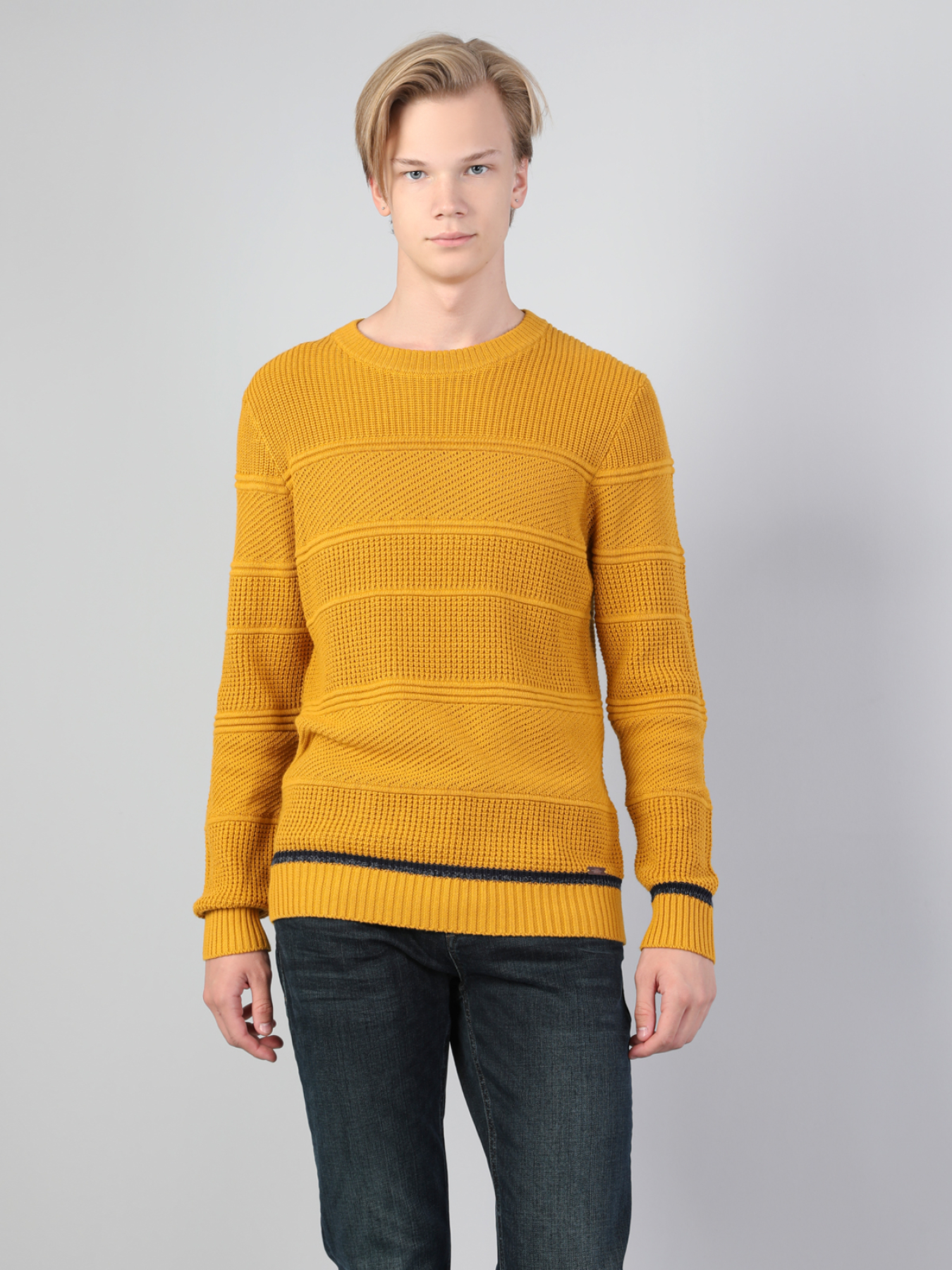 Худі та світшоти Colin’s модель CL1045372_Q1.V1_YLS Худі та світшоти Colin’s модель CL1045372_Q1.V1_YLS Фото