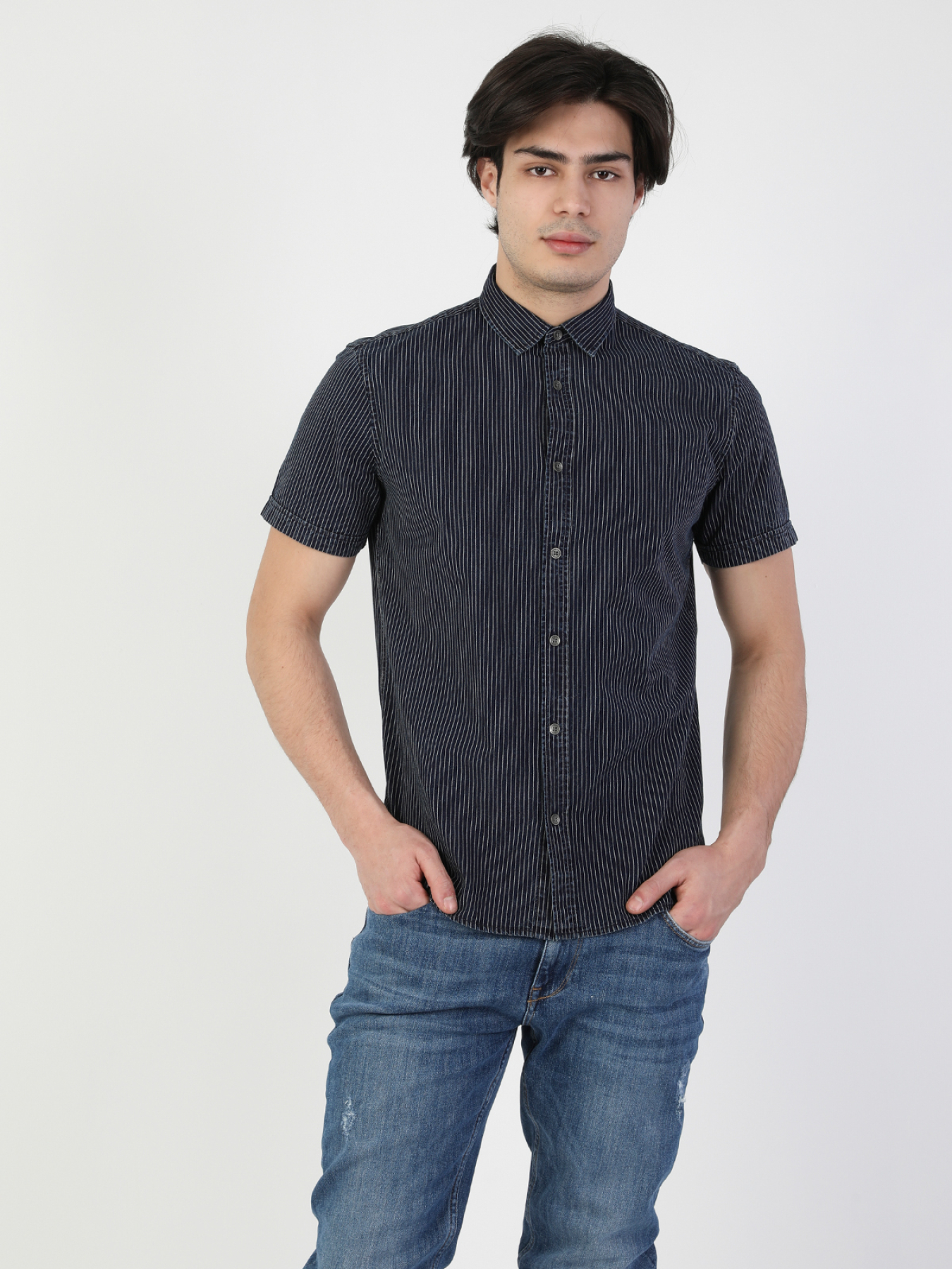 Сорочки Colin’s модель CL1049301_Q1.V1_NAV Сорочки Colin’s модель CL1049301_Q1.V1_NAV Фото