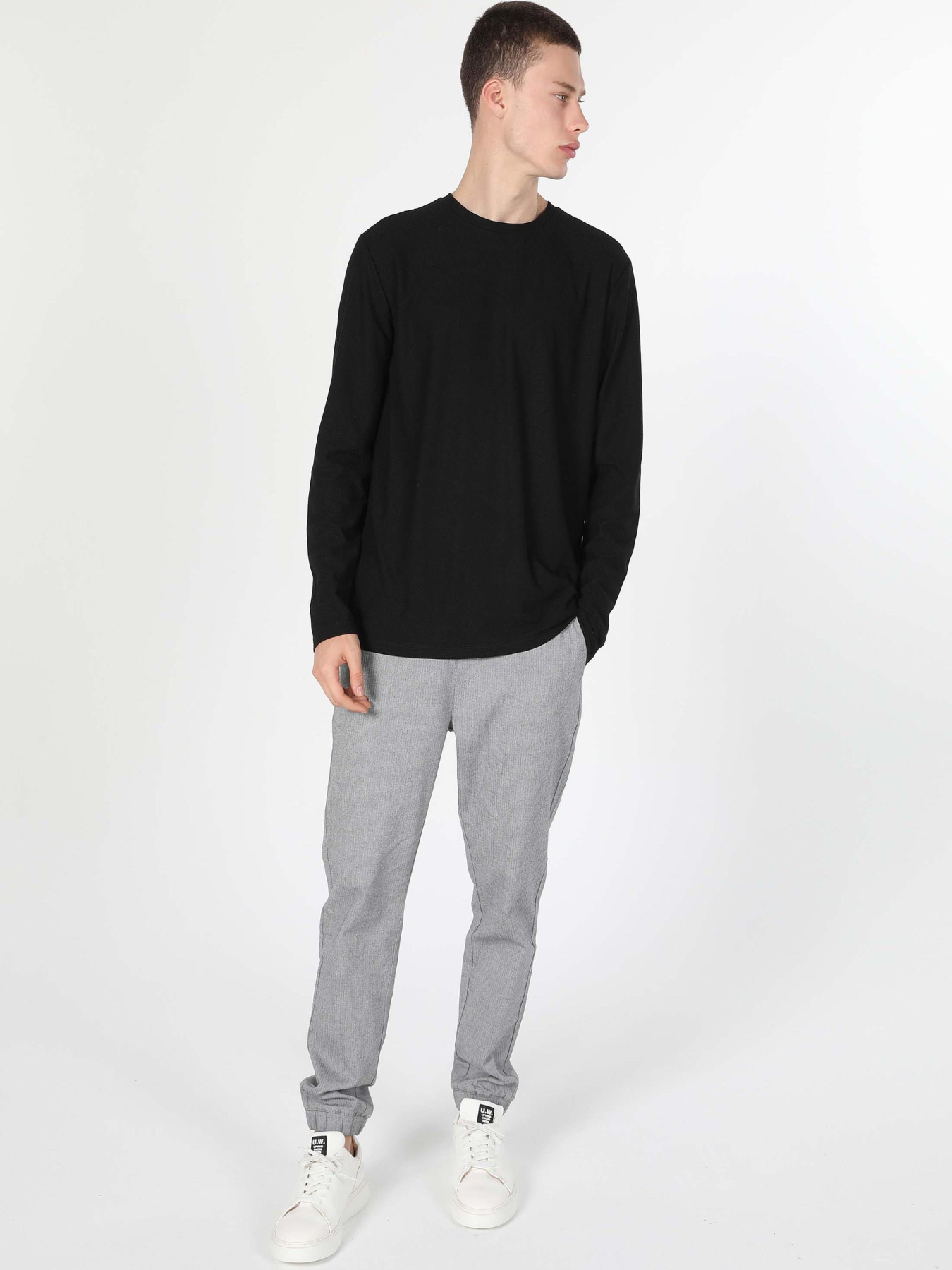 Худи и свитшоты Colin’s модель CL1051143_Q1.V1_BLK Фото