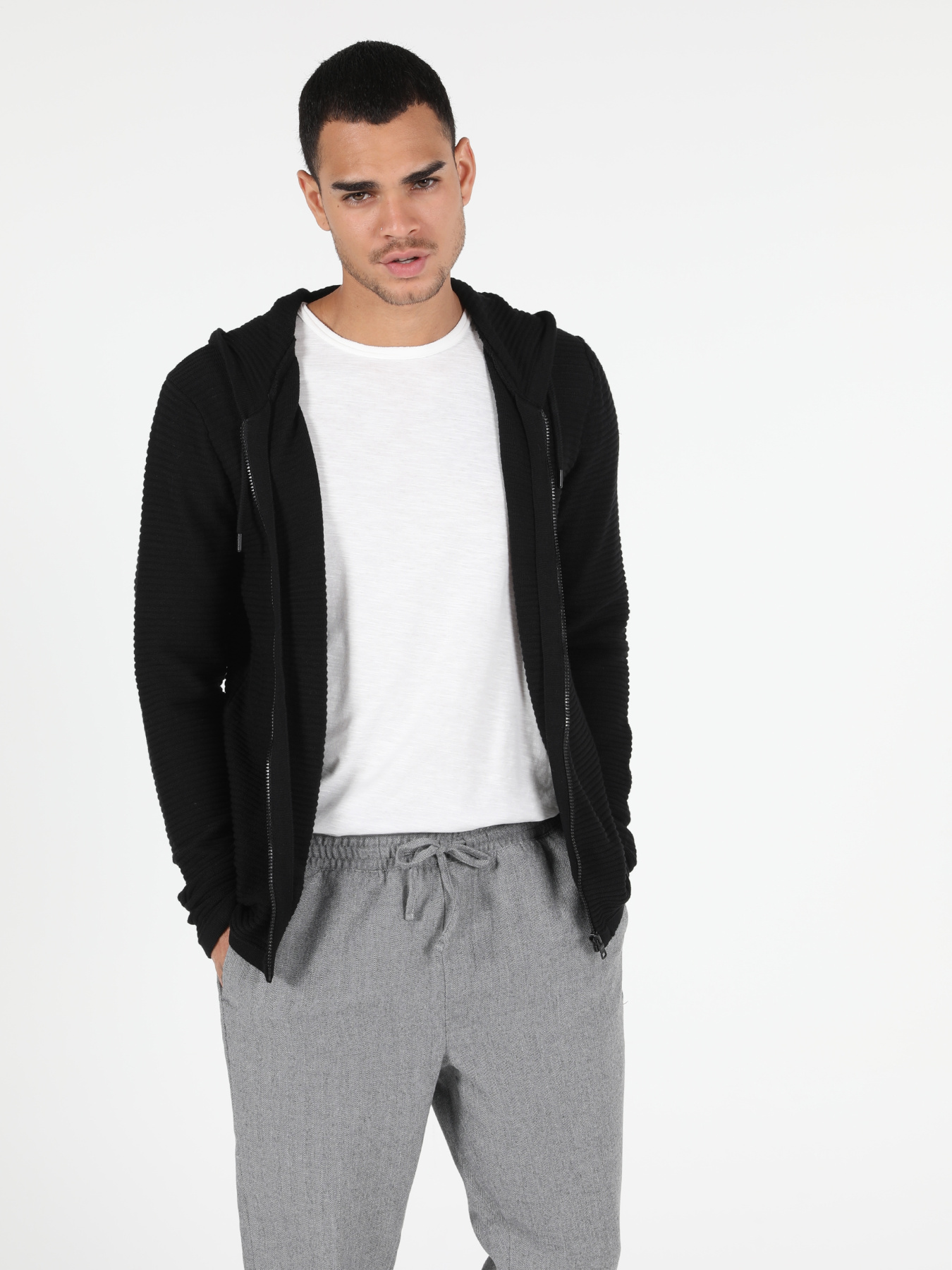 Кофты и свитера Colin’s модель CL1050730_Q1.V1_BLK Фото