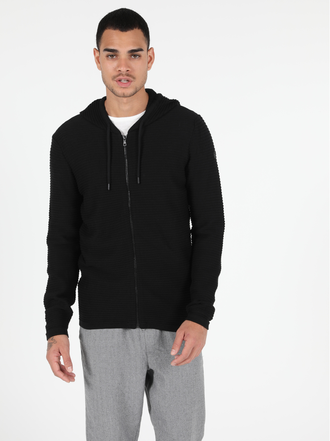 Кофты и свитера Colin’s модель CL1050730_Q1.V1_BLK Фото