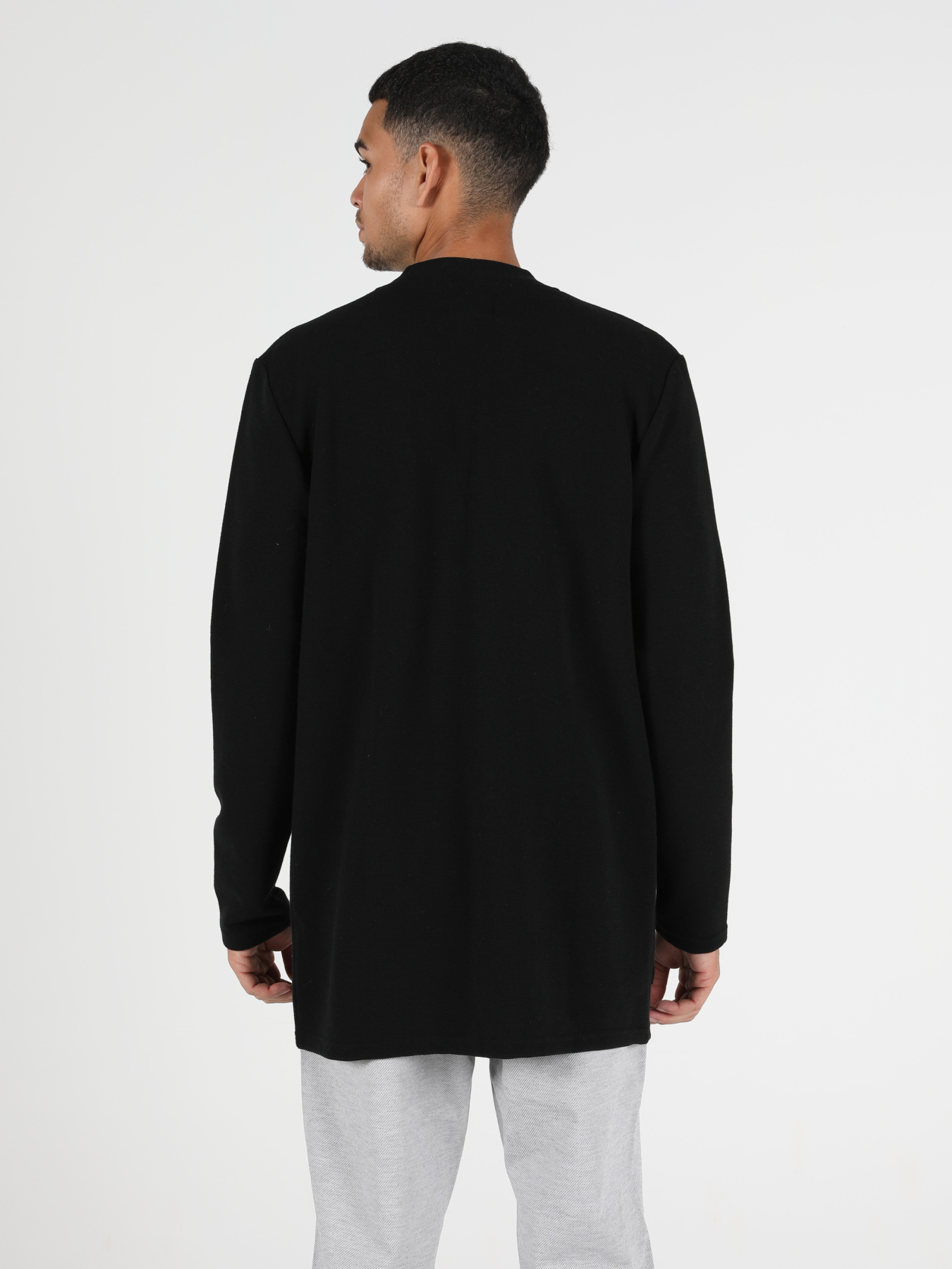 Кофты и свитера Colin’s модель CL1050968_Q1.V1_BLK Фото