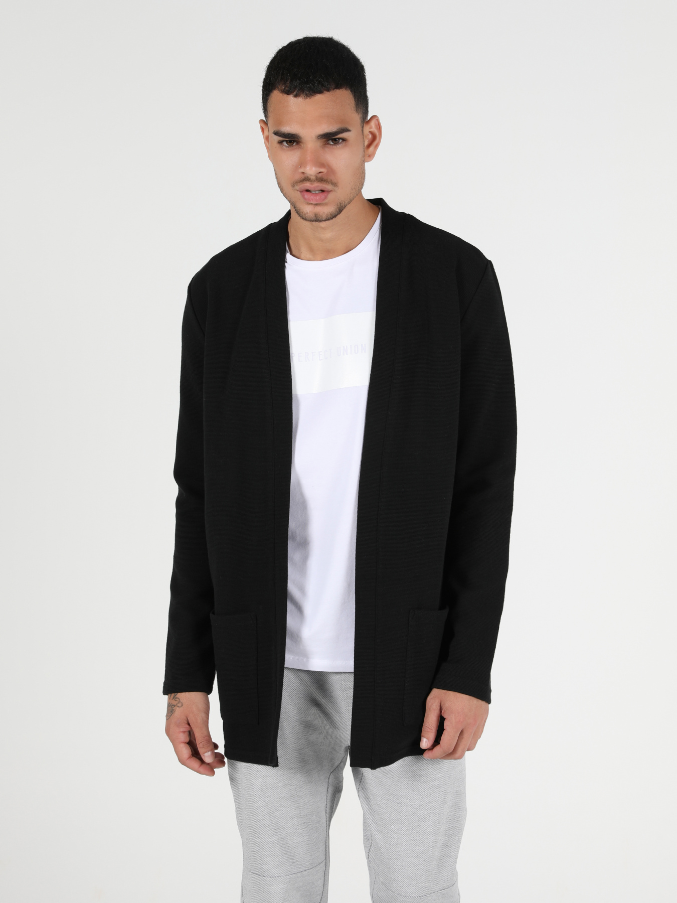 Кофты и свитера Colin’s модель CL1050968_Q1.V1_BLK Фото