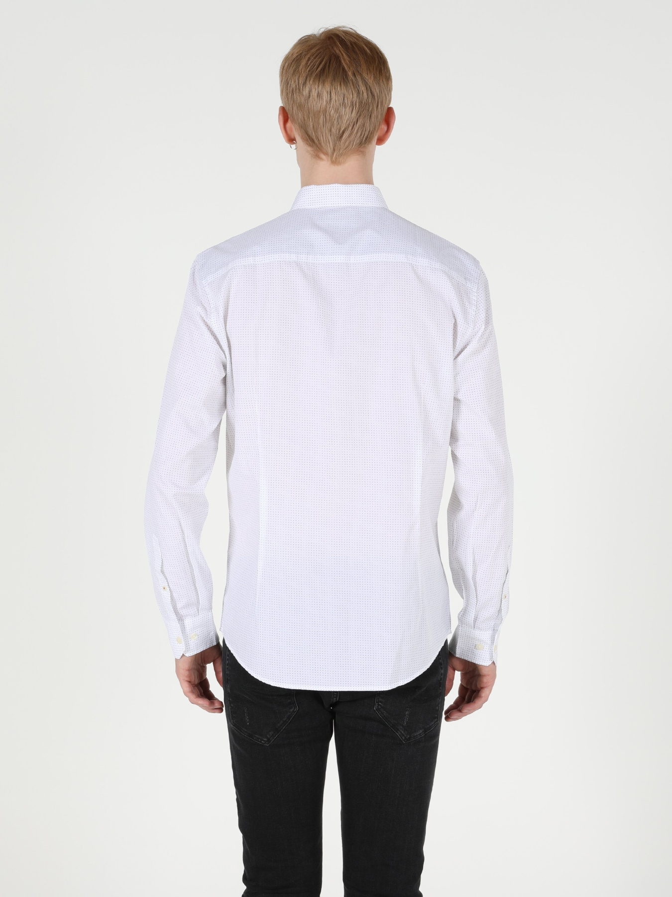 Рубашки Colin’s модель CL1050034_Q1.V1_WHT Рубашки Colin’s модель CL1050034_Q1.V1_WHT Фото