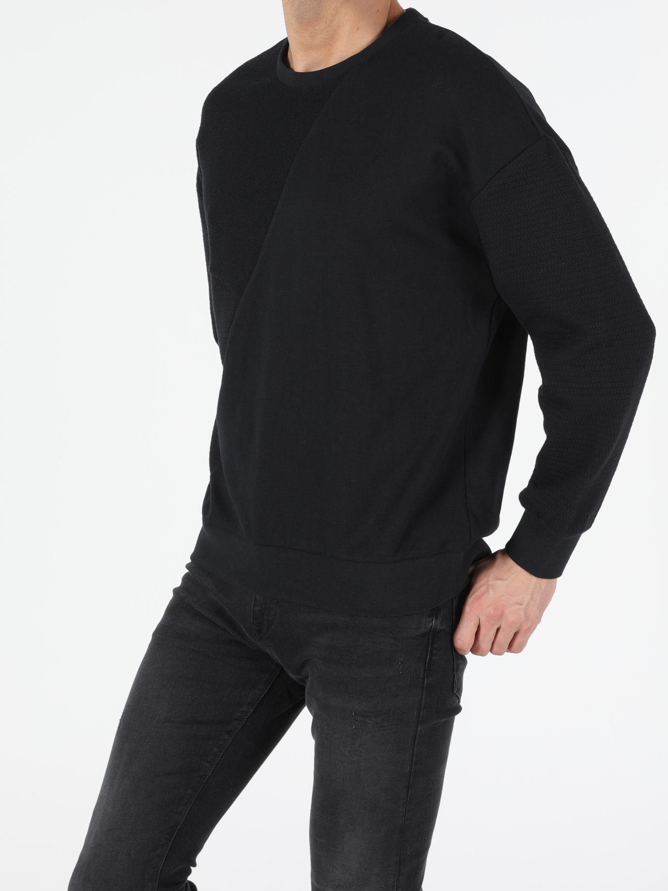 Кофты и свитера Colin’s модель CL1050660_Q1.V1_BLK Фото