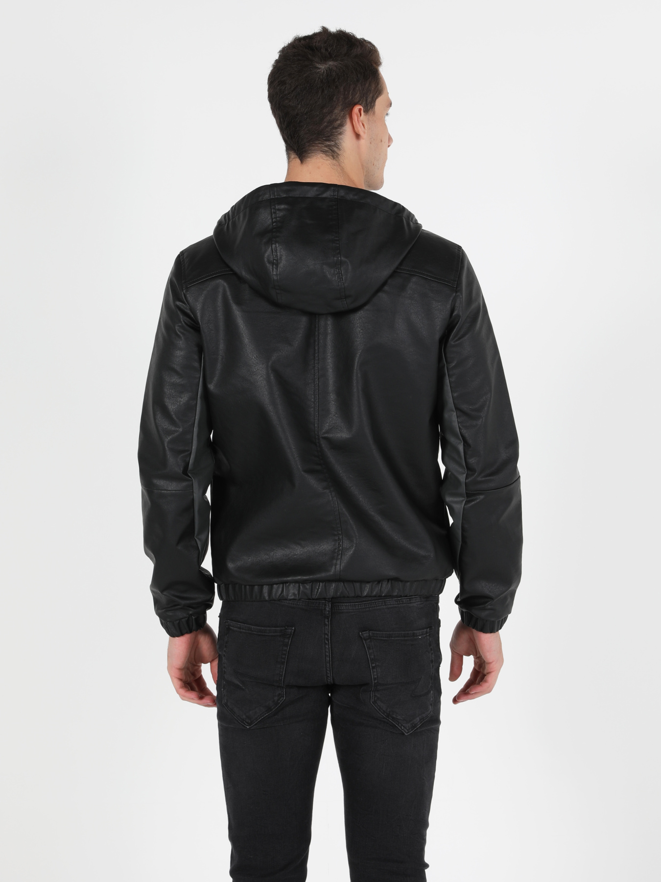 Куртки и дубленки Colin’s модель CL1050094_Q1.V1_BLK Фото