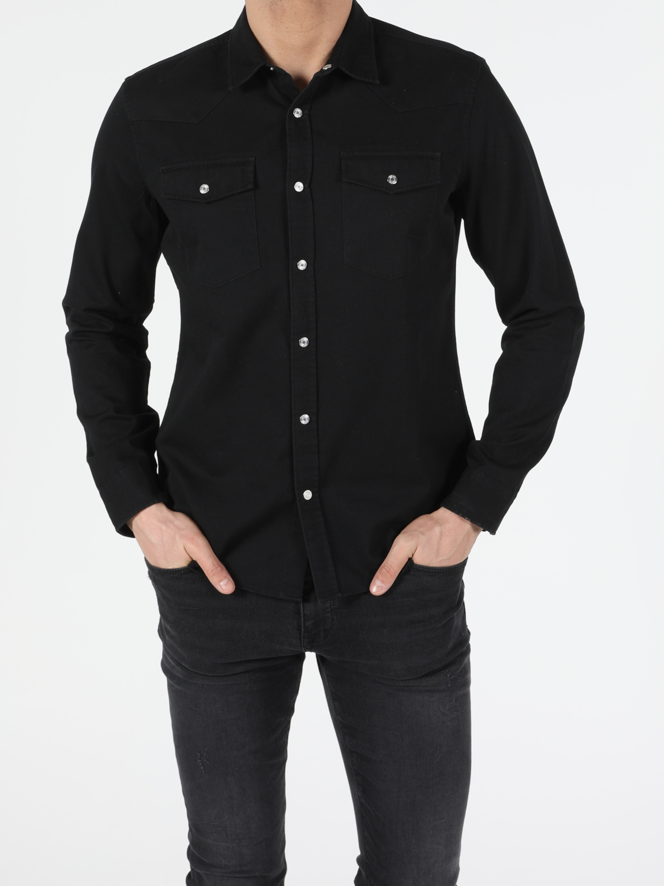 Сорочки Colin’s модель CL1051779_Q1.V1_BLK Сорочки Colin’s модель CL1051779_Q1.V1_BLK Фото